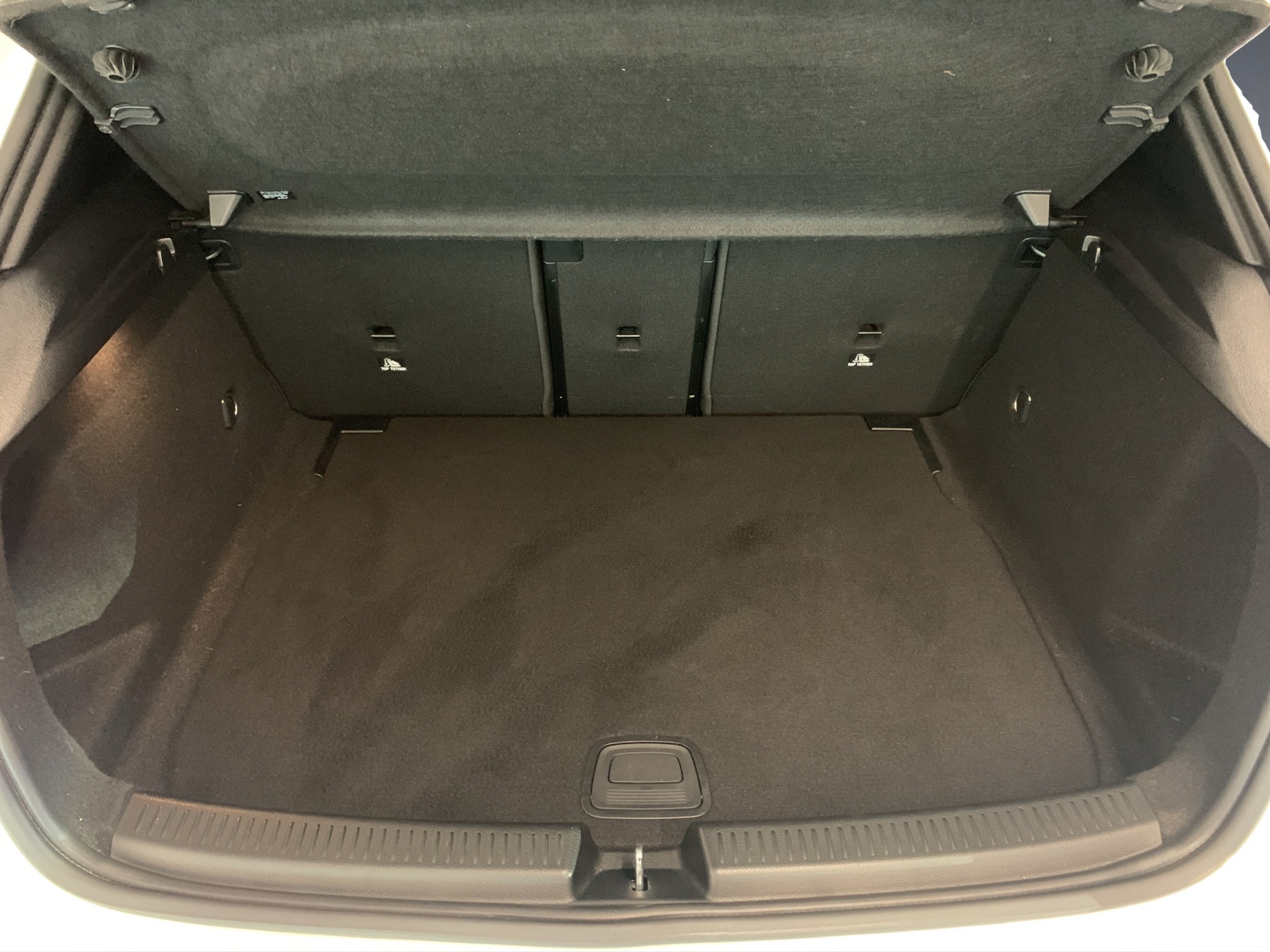 MERCEDES-BENZ A 220 4Matic 8G-DCT-image-11