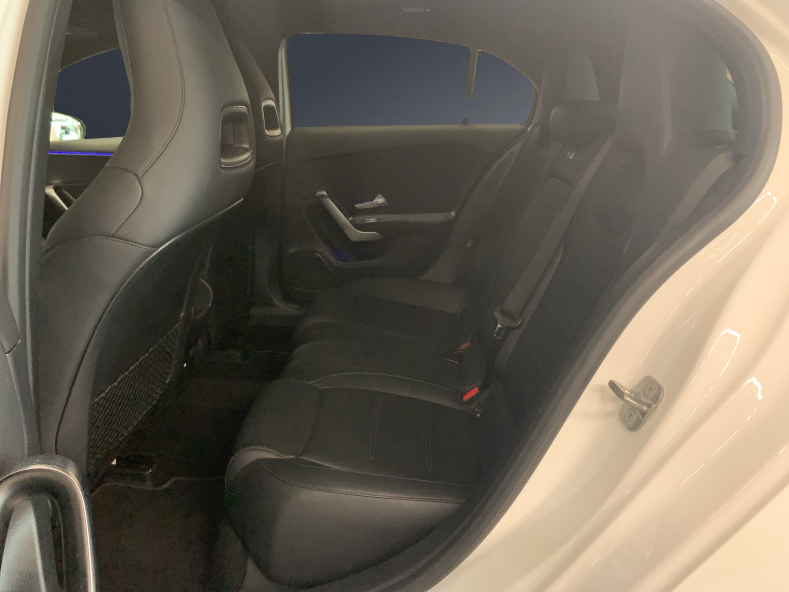 MERCEDES-BENZ A 220 4Matic 8G-DCT-image-10