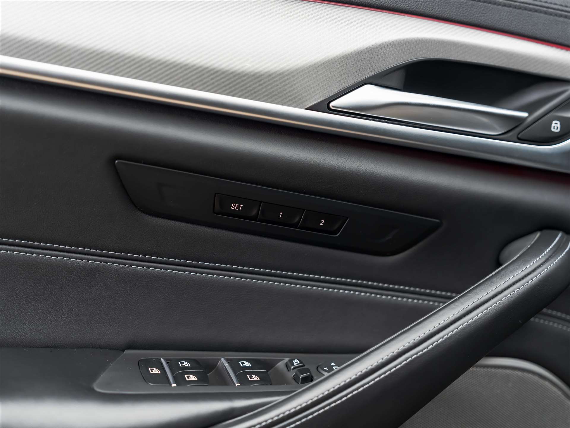 BMW M5 xDrive Competition Drivelogic *Carbon Dach*Head-Up*360°*-image-28