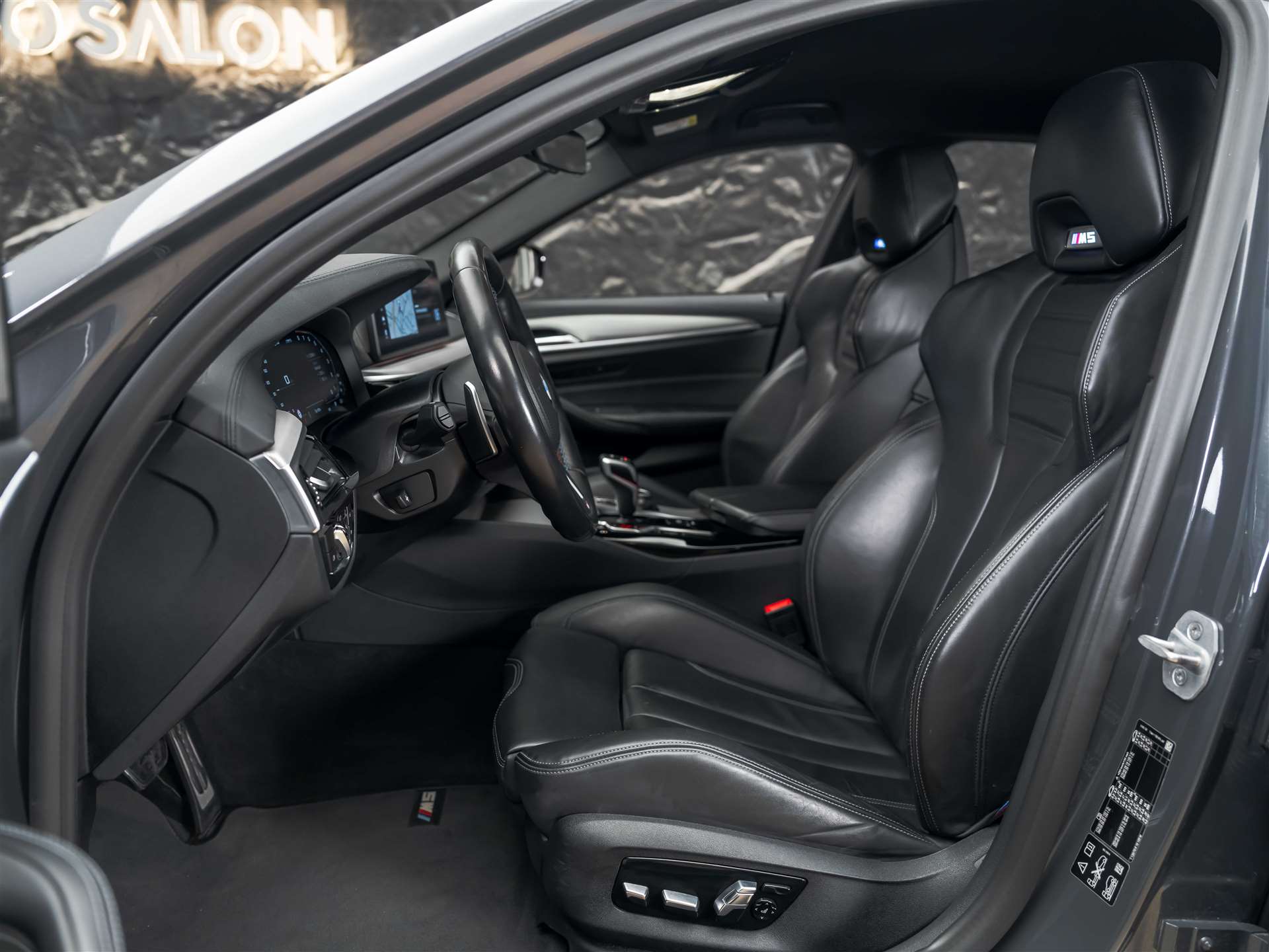 BMW M5 xDrive Competition Drivelogic *Carbon Dach*Head-Up*360°*-image-9
