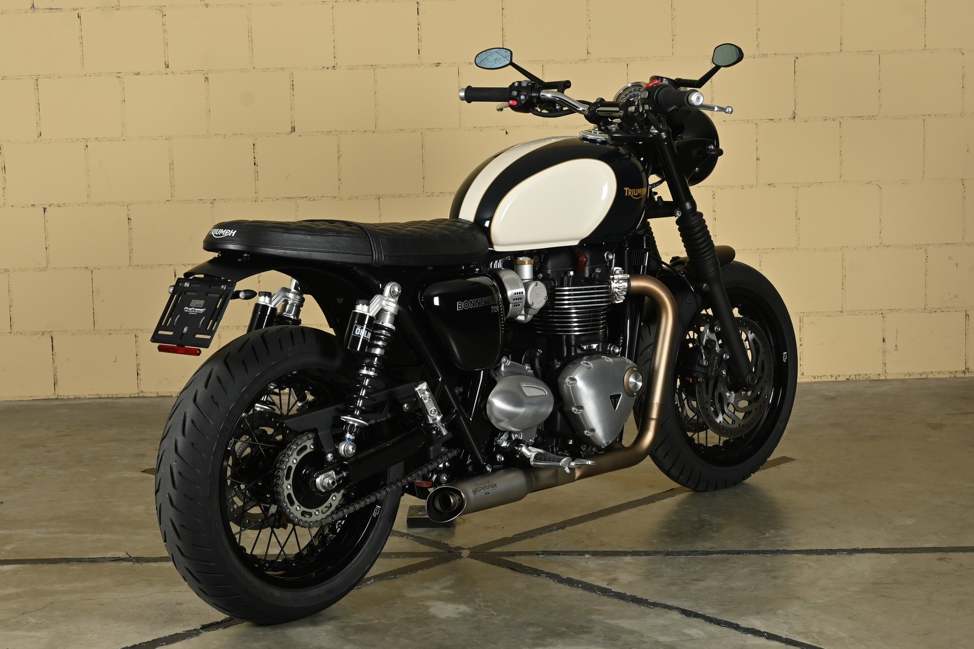 TRIUMPH Bonneville T120 Black-image-6