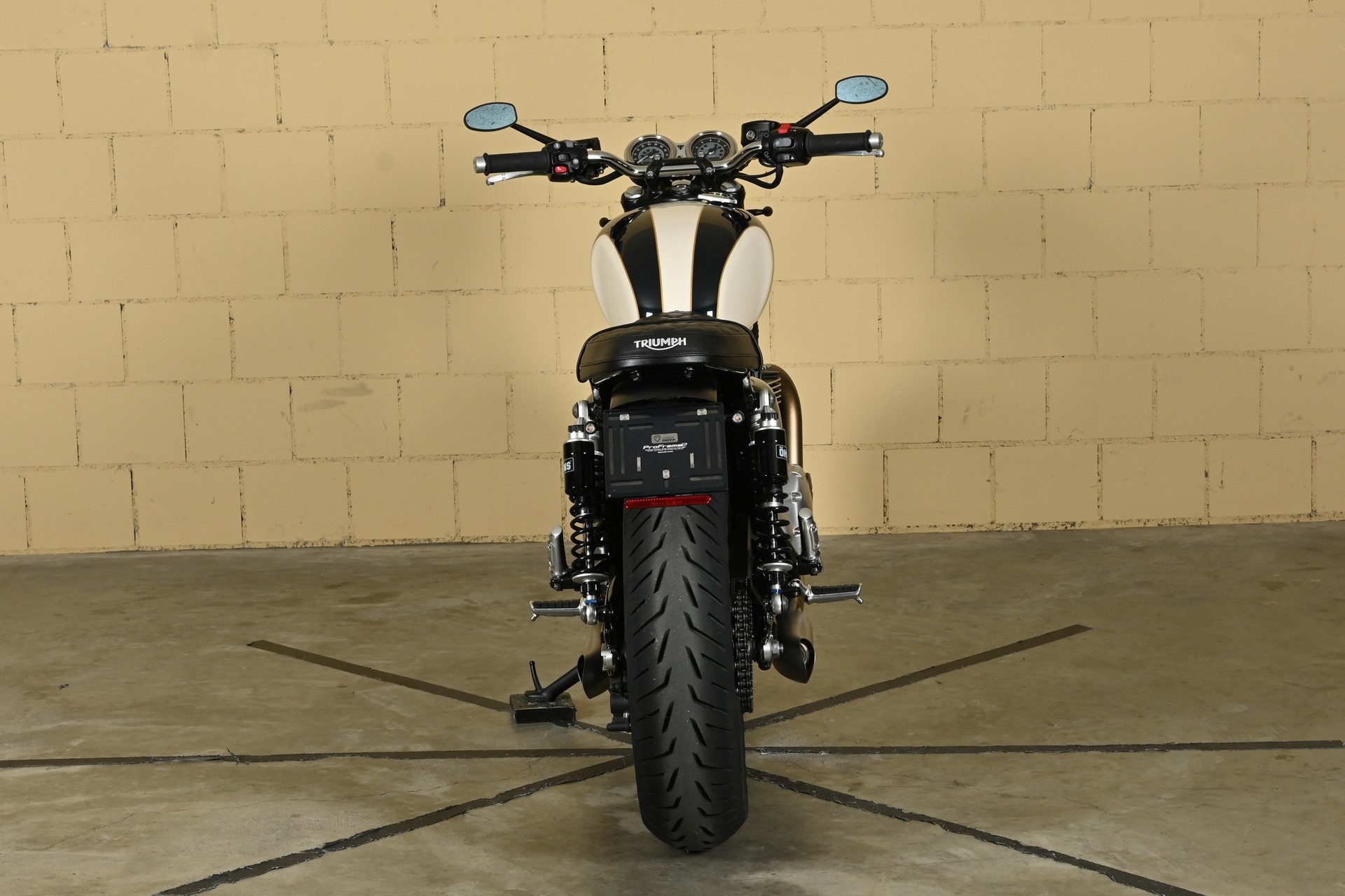 TRIUMPH Bonneville T120 Black-image-5