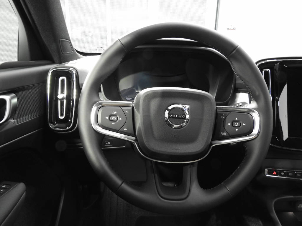 VOLVO XC40 2.0 B3 MH Core-image-6