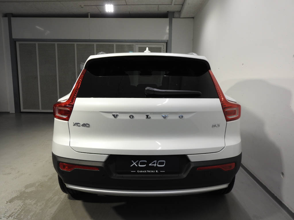 VOLVO XC40 2.0 B3 MH Core-image-4