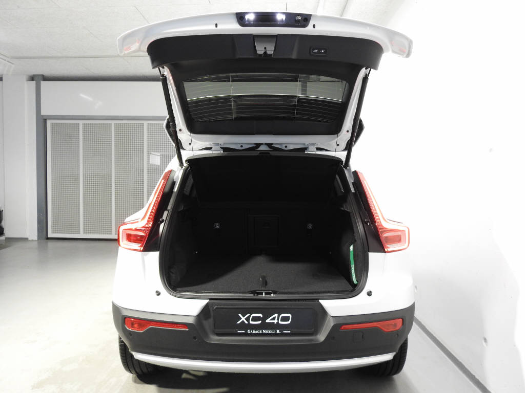 VOLVO XC40 2.0 B3 MH Core-image-5