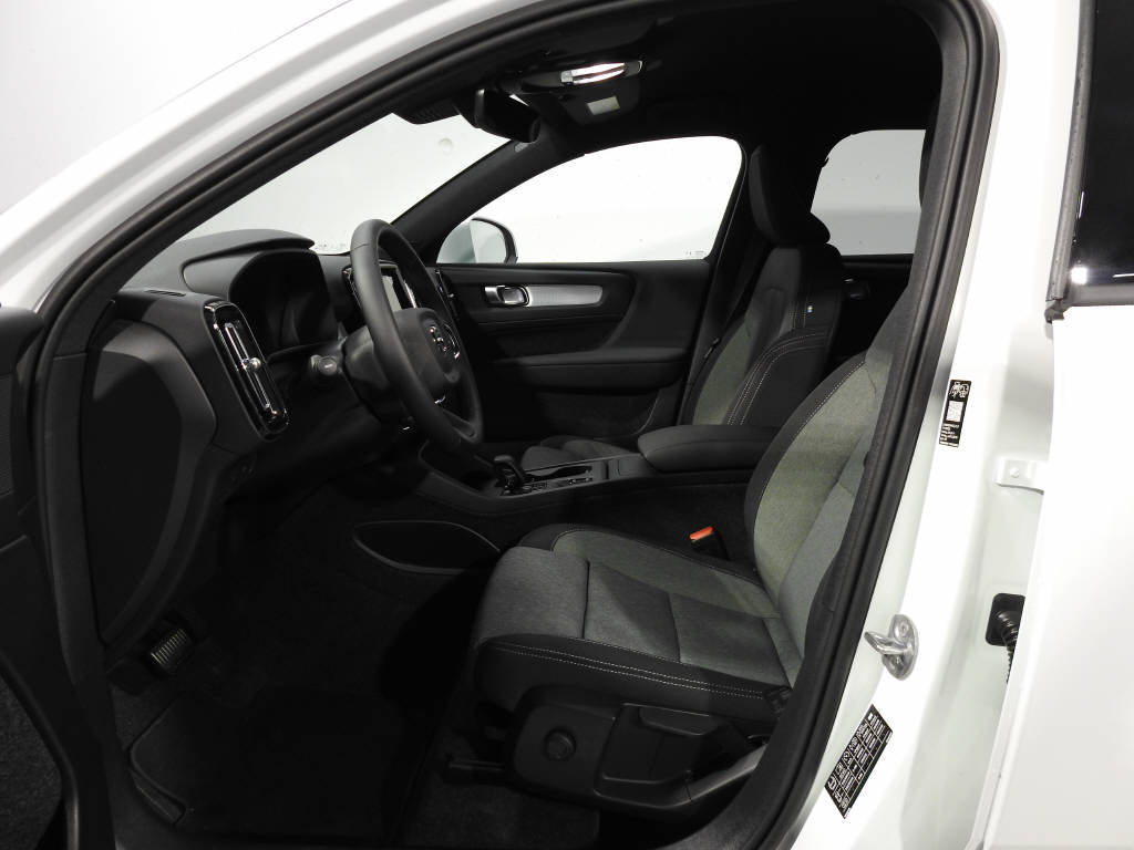 VOLVO XC40 2.0 B3 MH Core-image-8