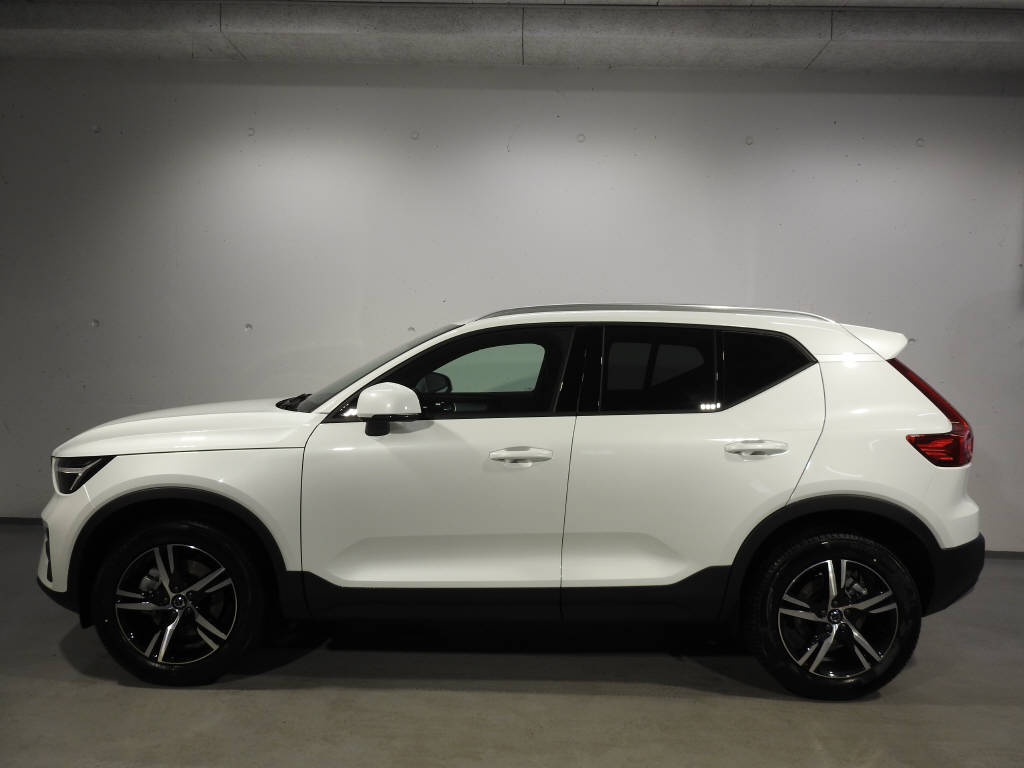 VOLVO XC40 2.0 B3 MH Core-image-2