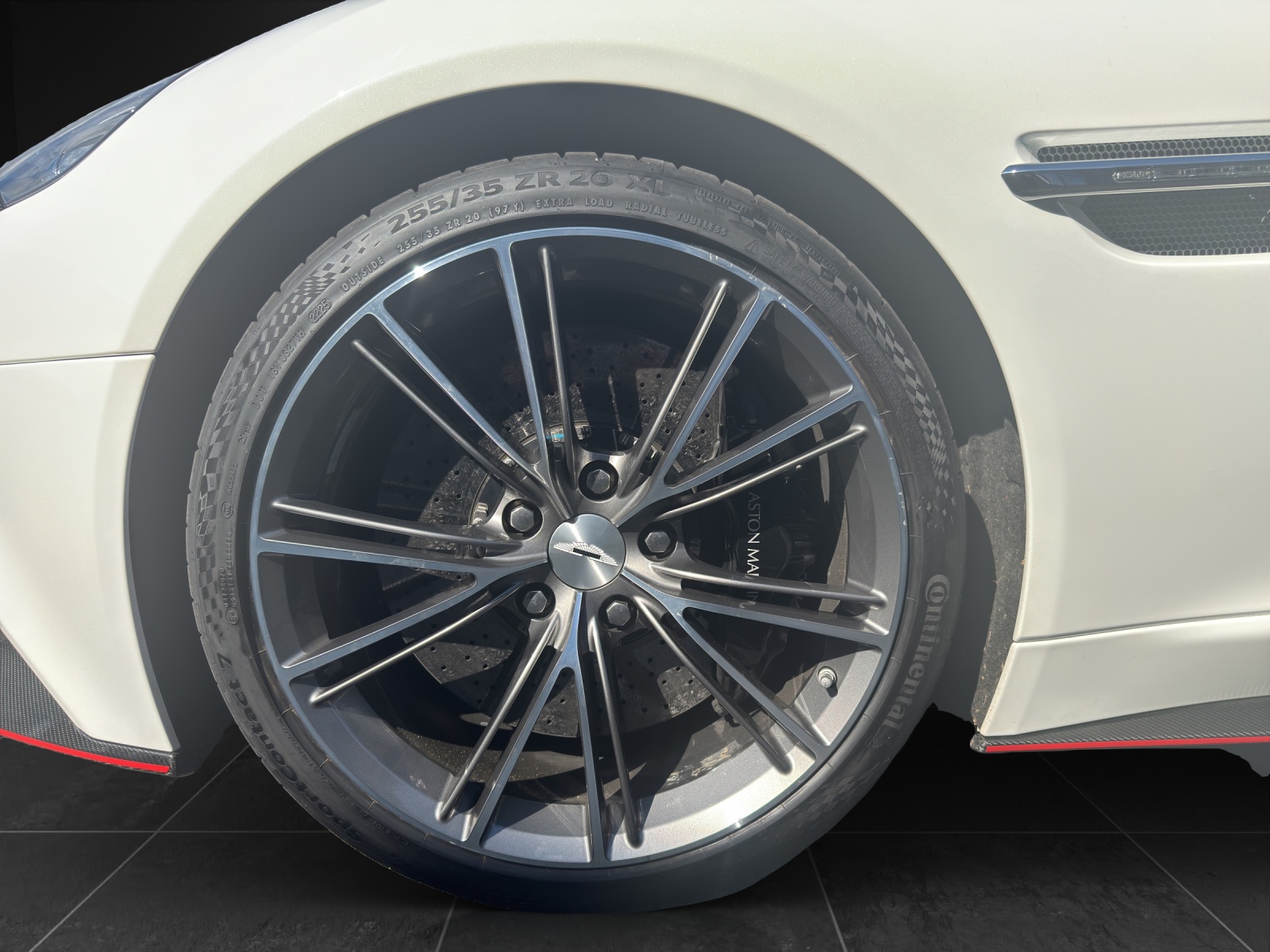 ASTON MARTIN Vanquish Volante V12 5.9-48 Touchtronic 3-image-13