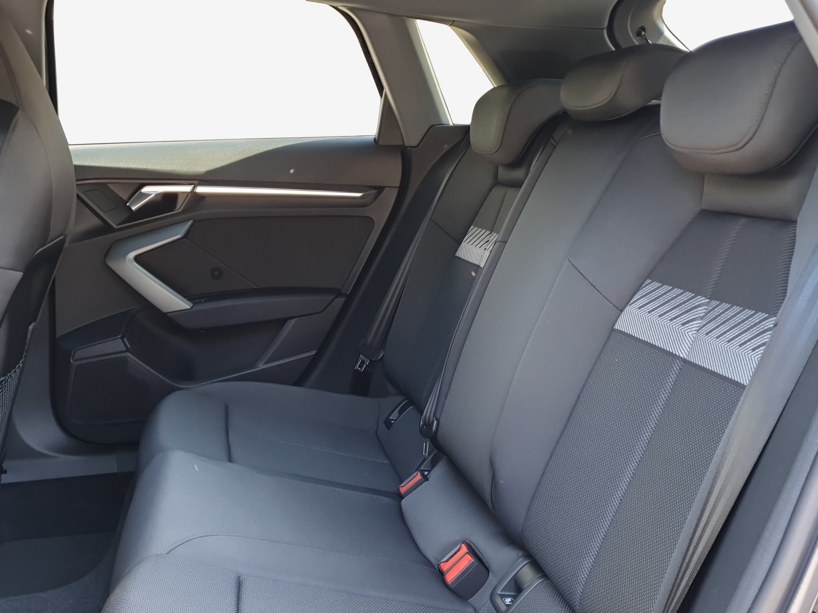 AUDI A3 Sportback TFSI 110 kW Attraction S tronic-image-11