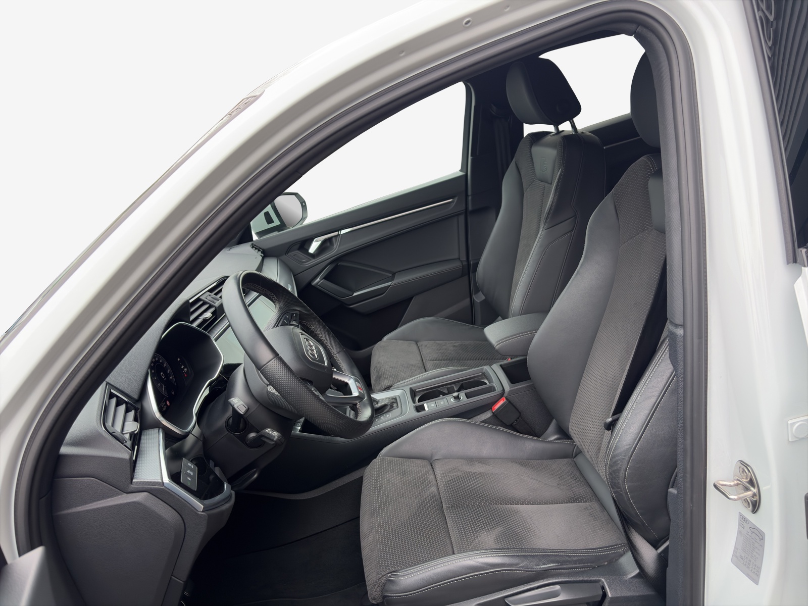 AUDI Q3 Sportback 45 TFSI e S line Attraction S-tronic-image-8