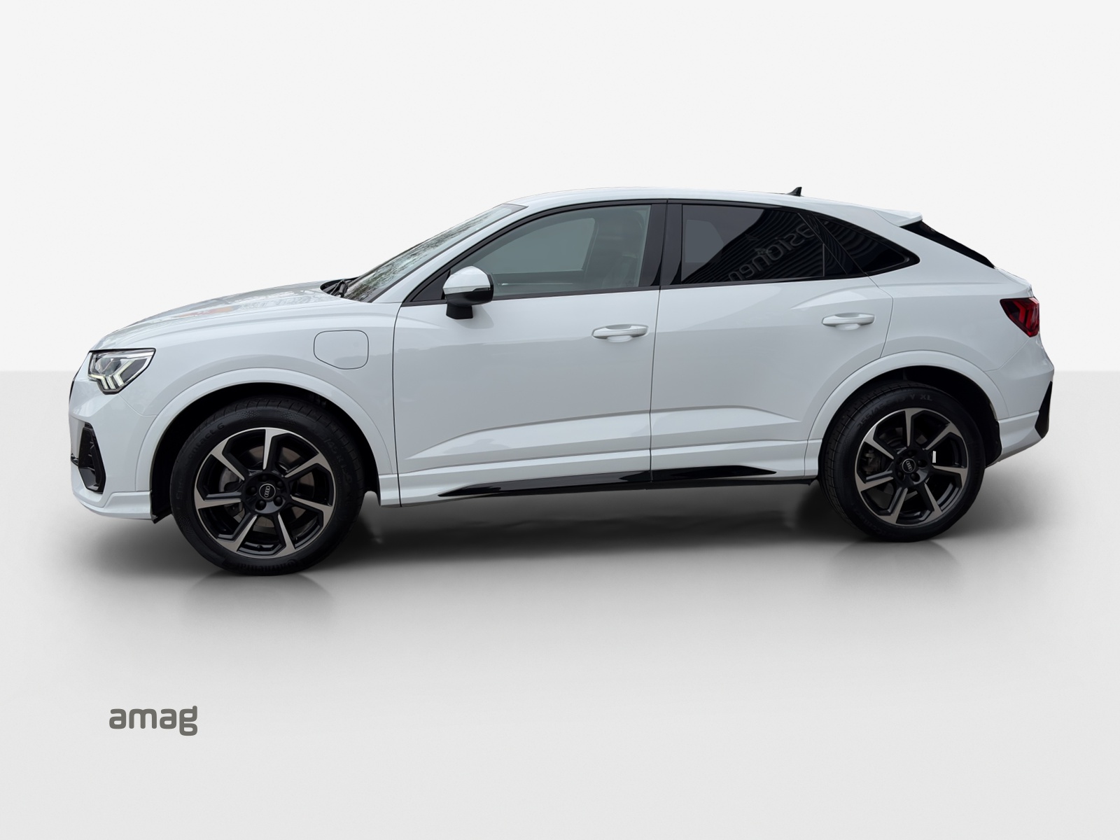 AUDI Q3 Sportback 45 TFSI e S line Attraction S-tronic-image-1