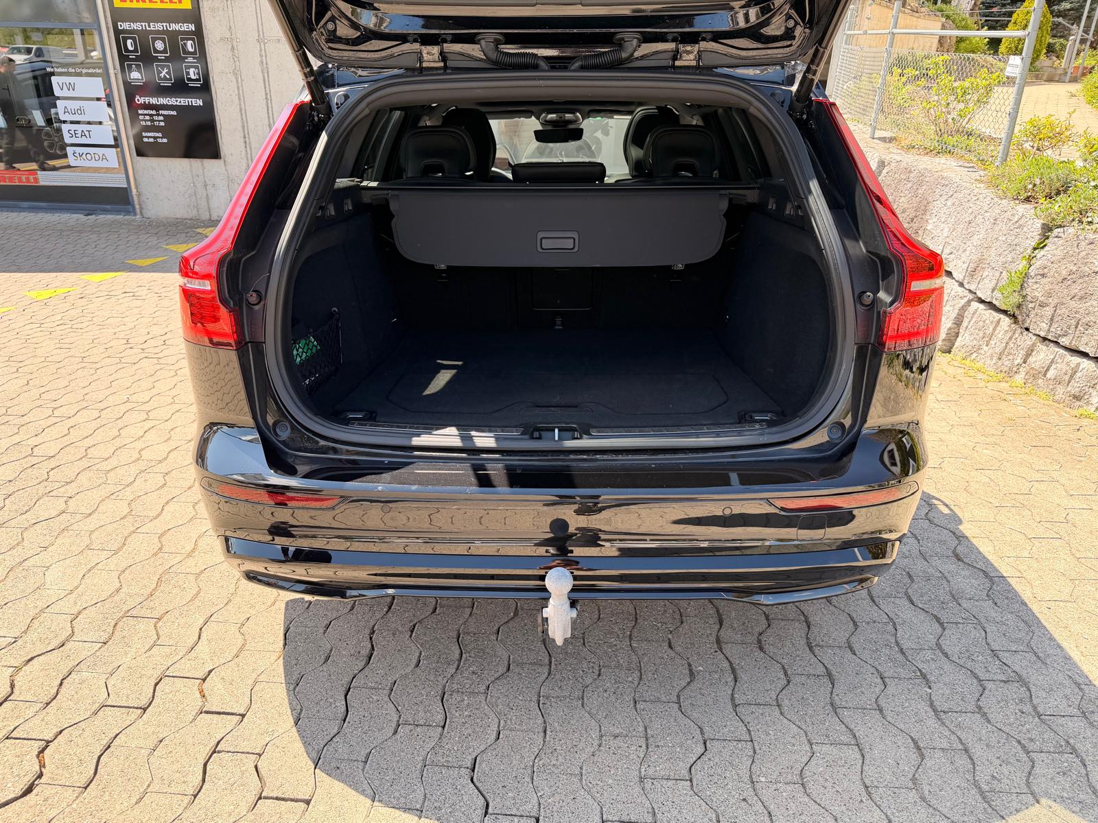 VOLVO Dark-image-11