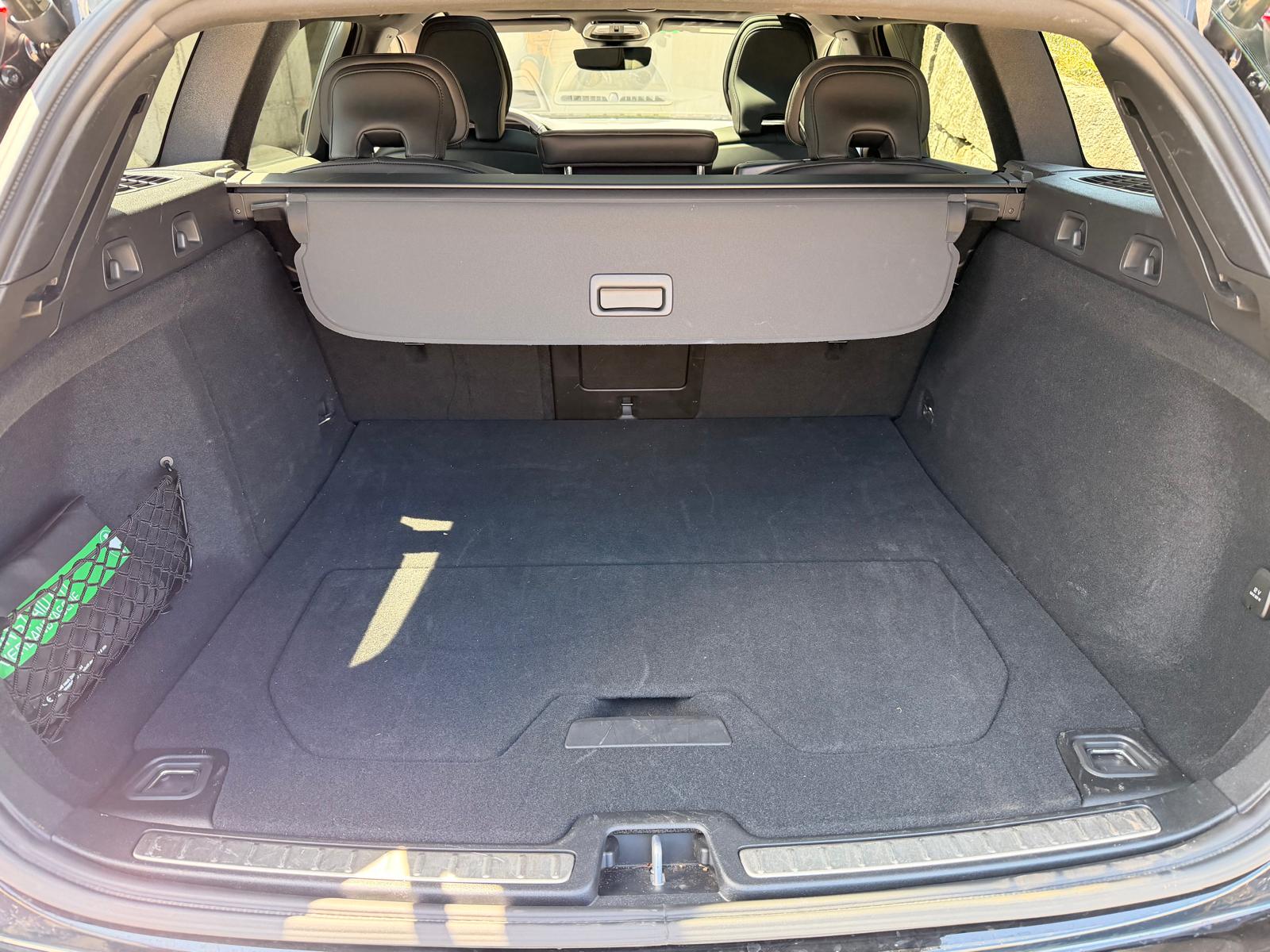 VOLVO Dark-image-9
