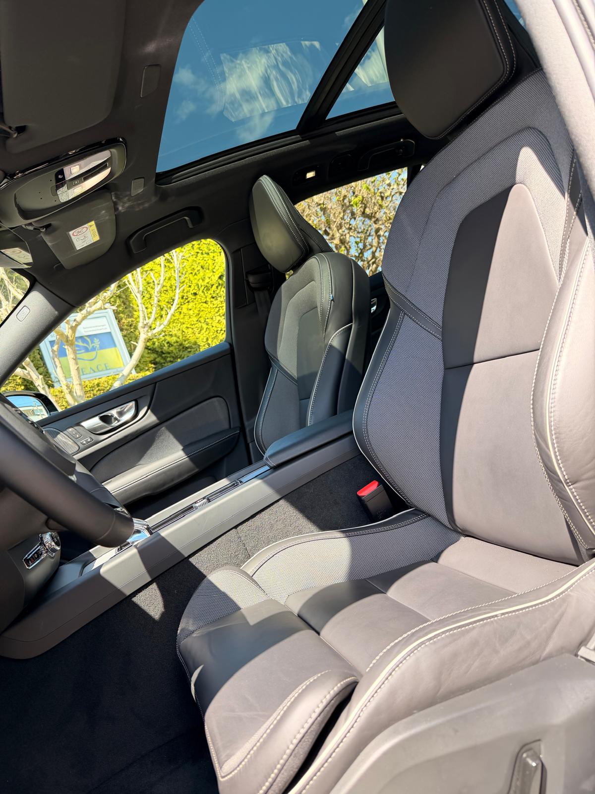 VOLVO Dark-image-7