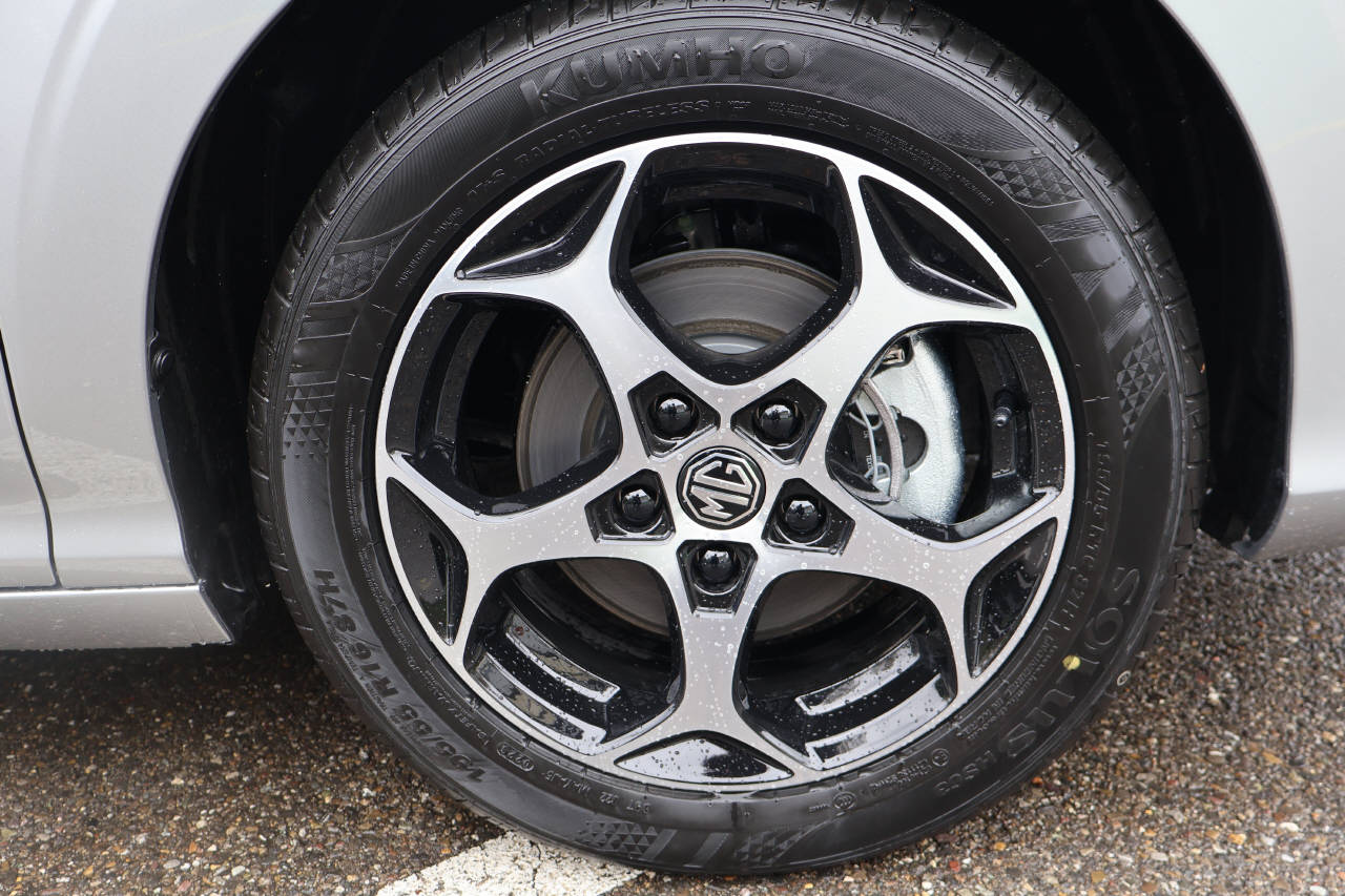 MG 3 1.5 Hybrid Luxury-image-14
