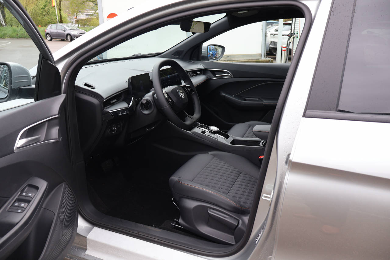 MG 3 1.5 Hybrid Luxury-image-9