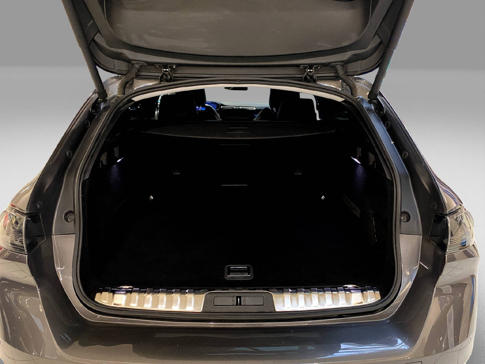 PEUGEOT 508 SW 1.6 PureTech Allure-image-16