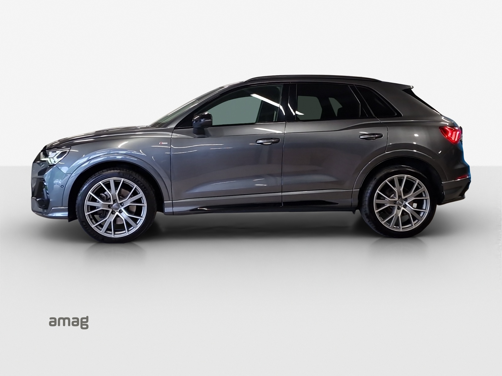 AUDI Q3 45 TFSI S line quattro S-tronic-image-1