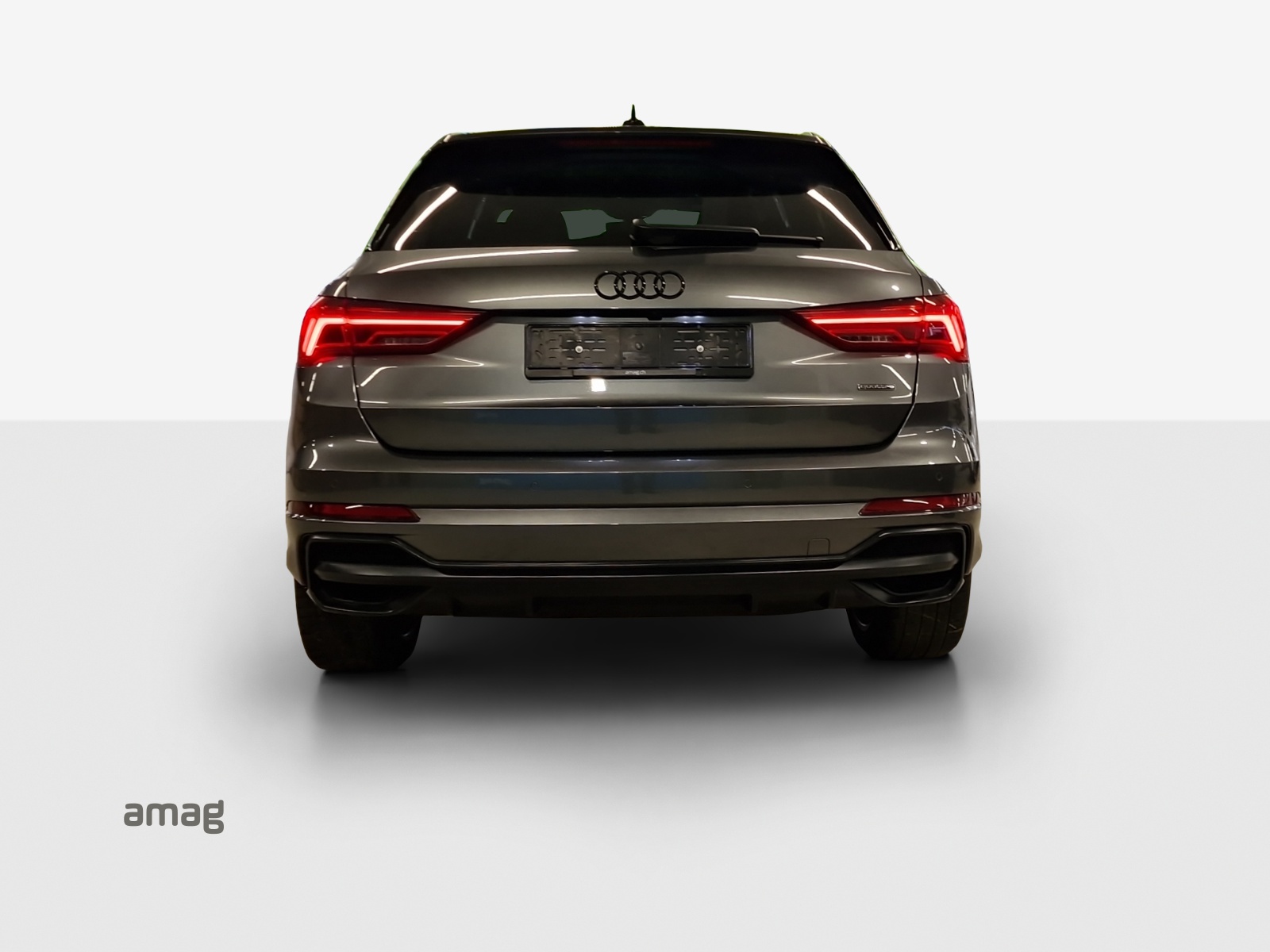 AUDI Q3 45 TFSI S line quattro S-tronic-image-3