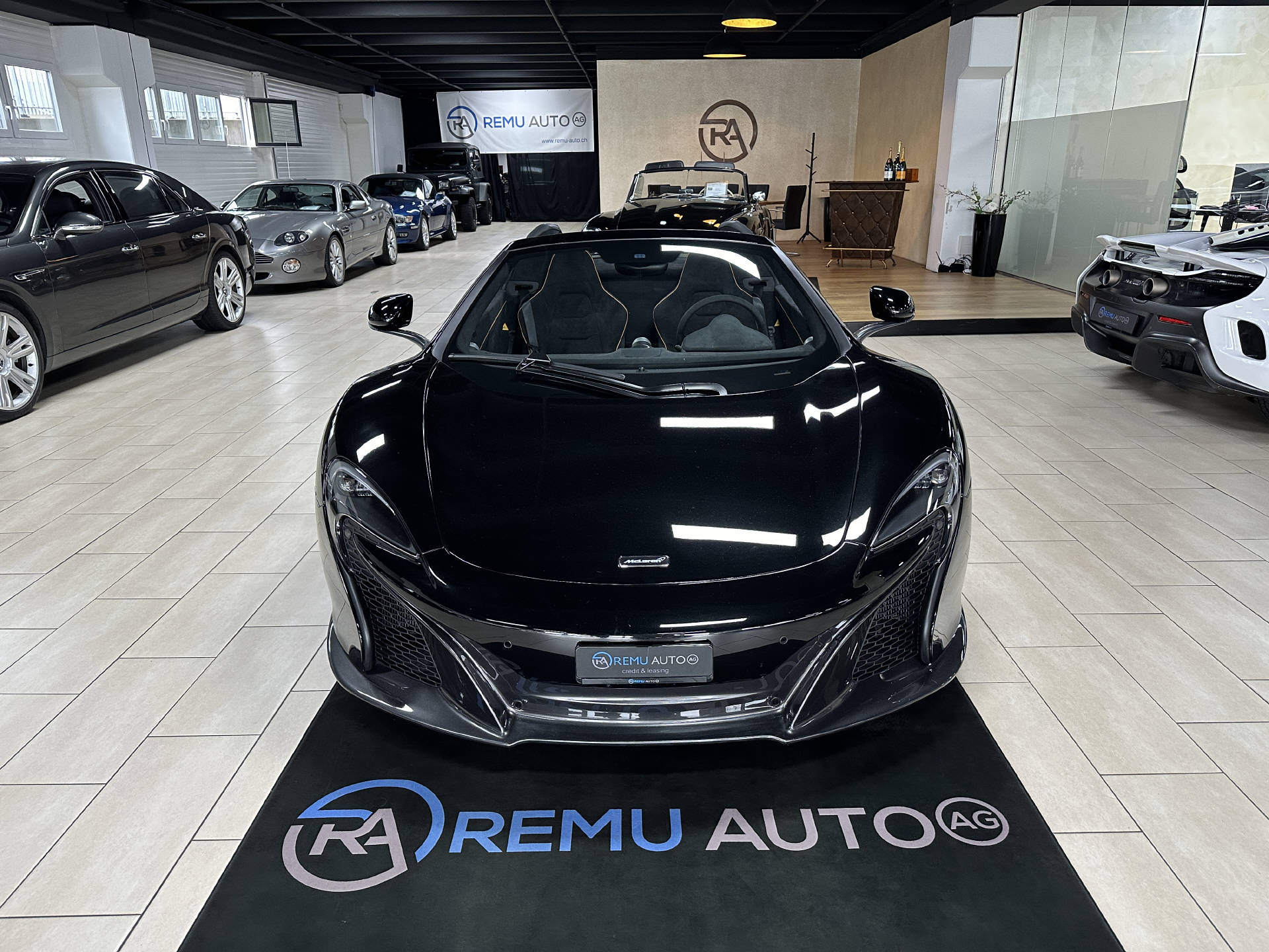 McLAREN 650S Spider 3.8 V8 SSG-showroom-element-1