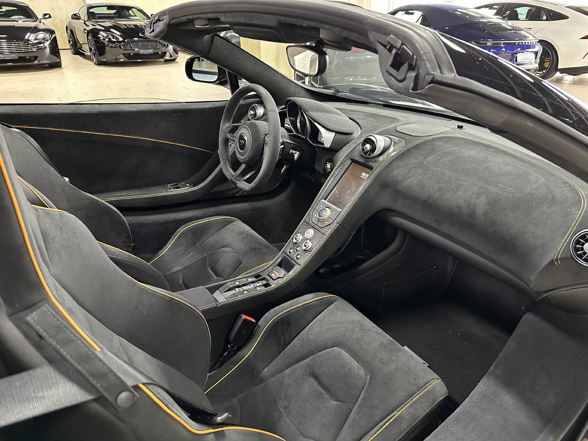 McLAREN 650S Spider 3.8 V8 SSG-image-10