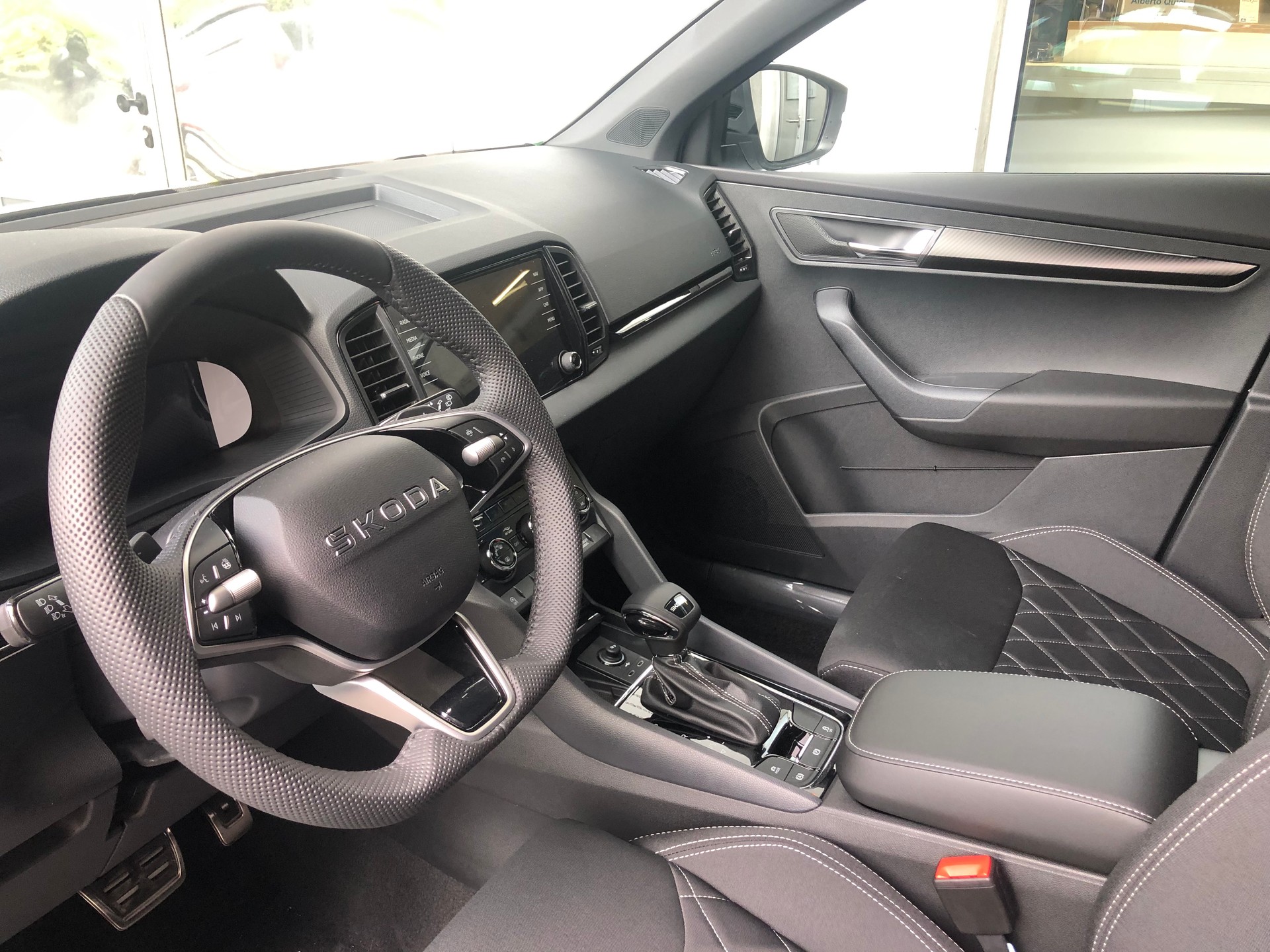 SKODA Karoq 1.5 TSI SportLine DSG-image-7