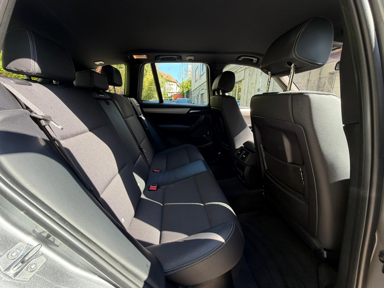 BMW X3 xDrive 20d Steptronic M Sport-image-14