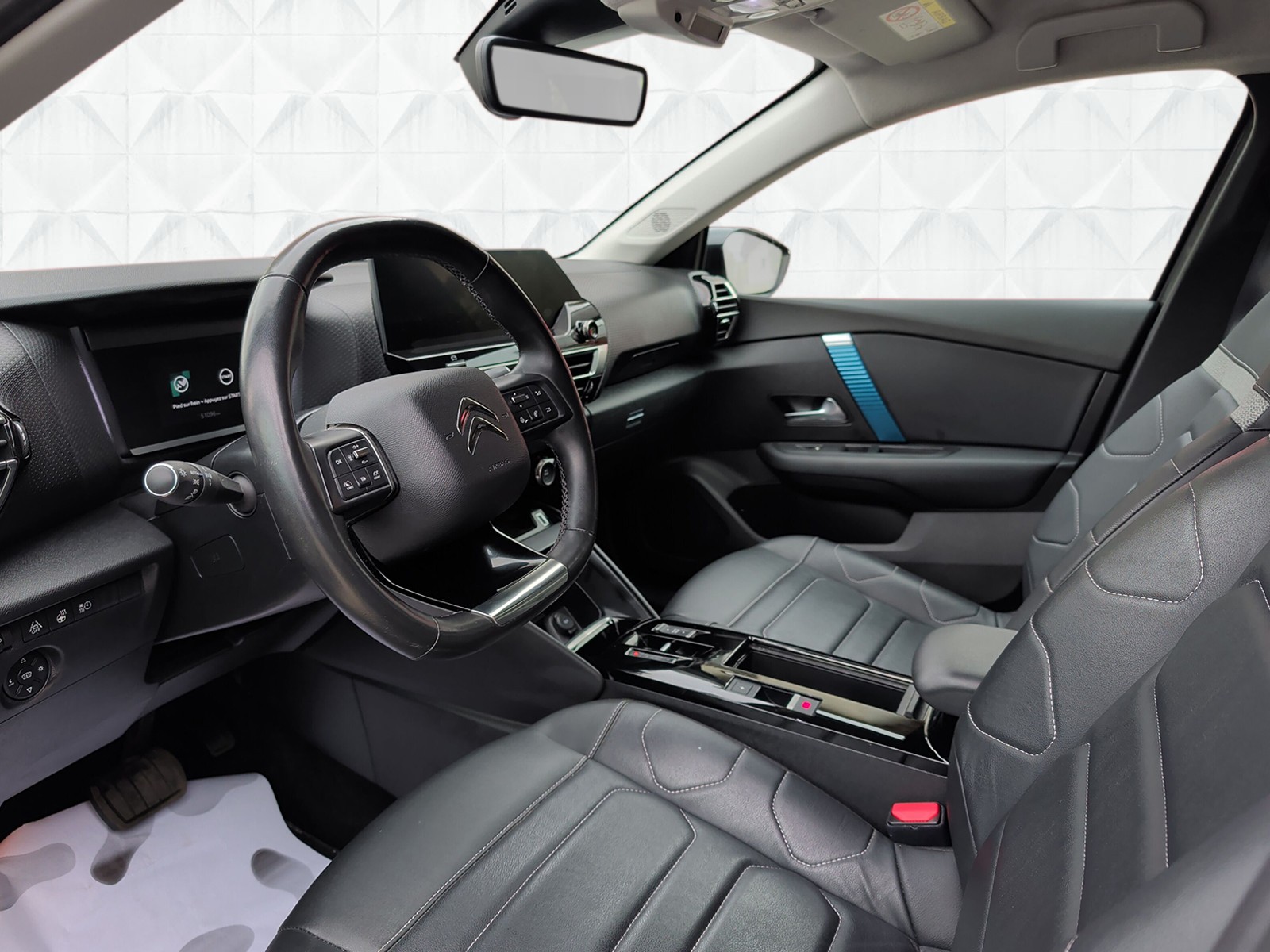 CITROEN C4 Electric Shine-image-8