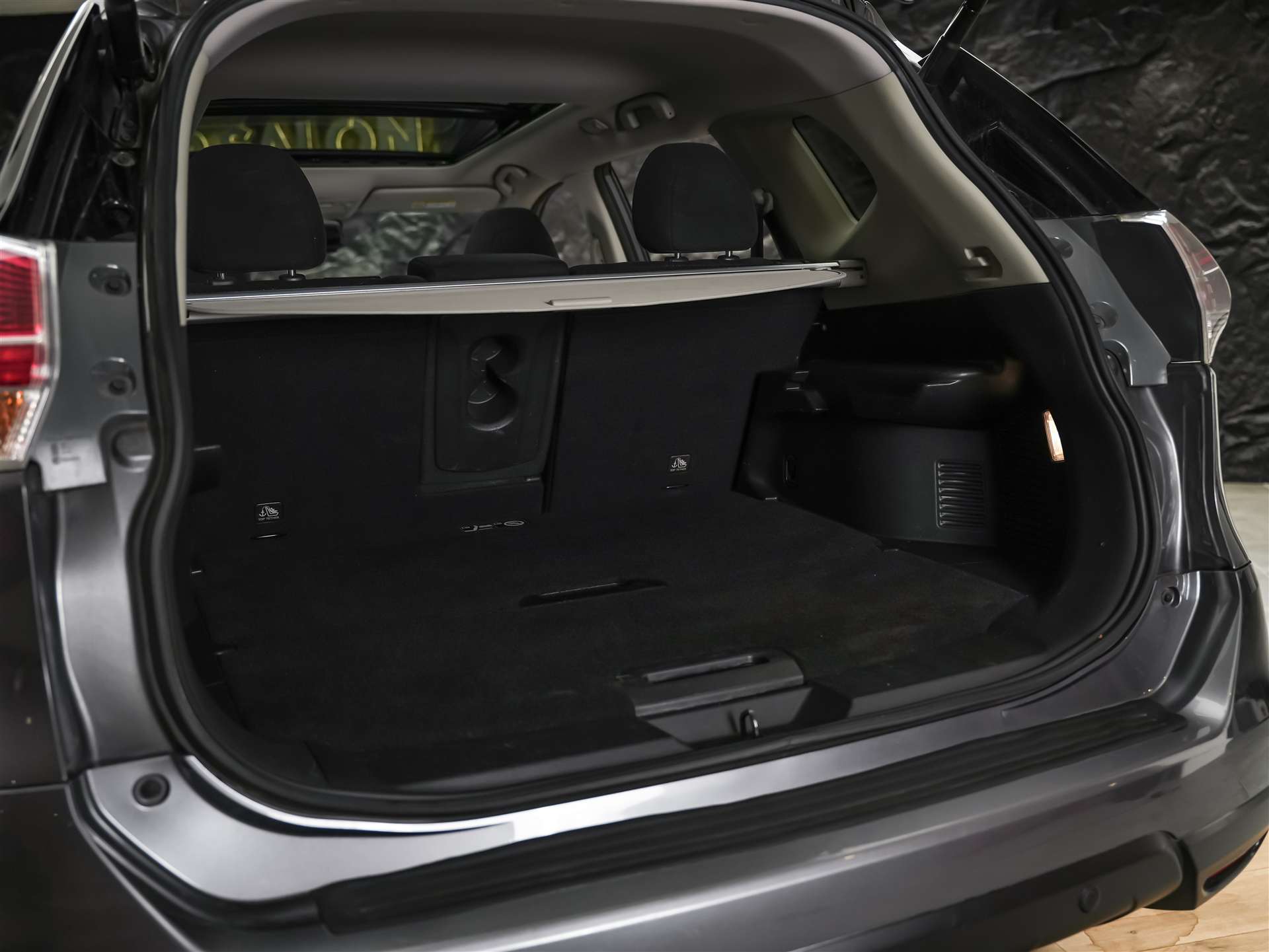 NISSAN X-Trail 2.0 dCi N-Vision 4x4 *Panorama*360° Kamera*Navigationssystem*-image-35