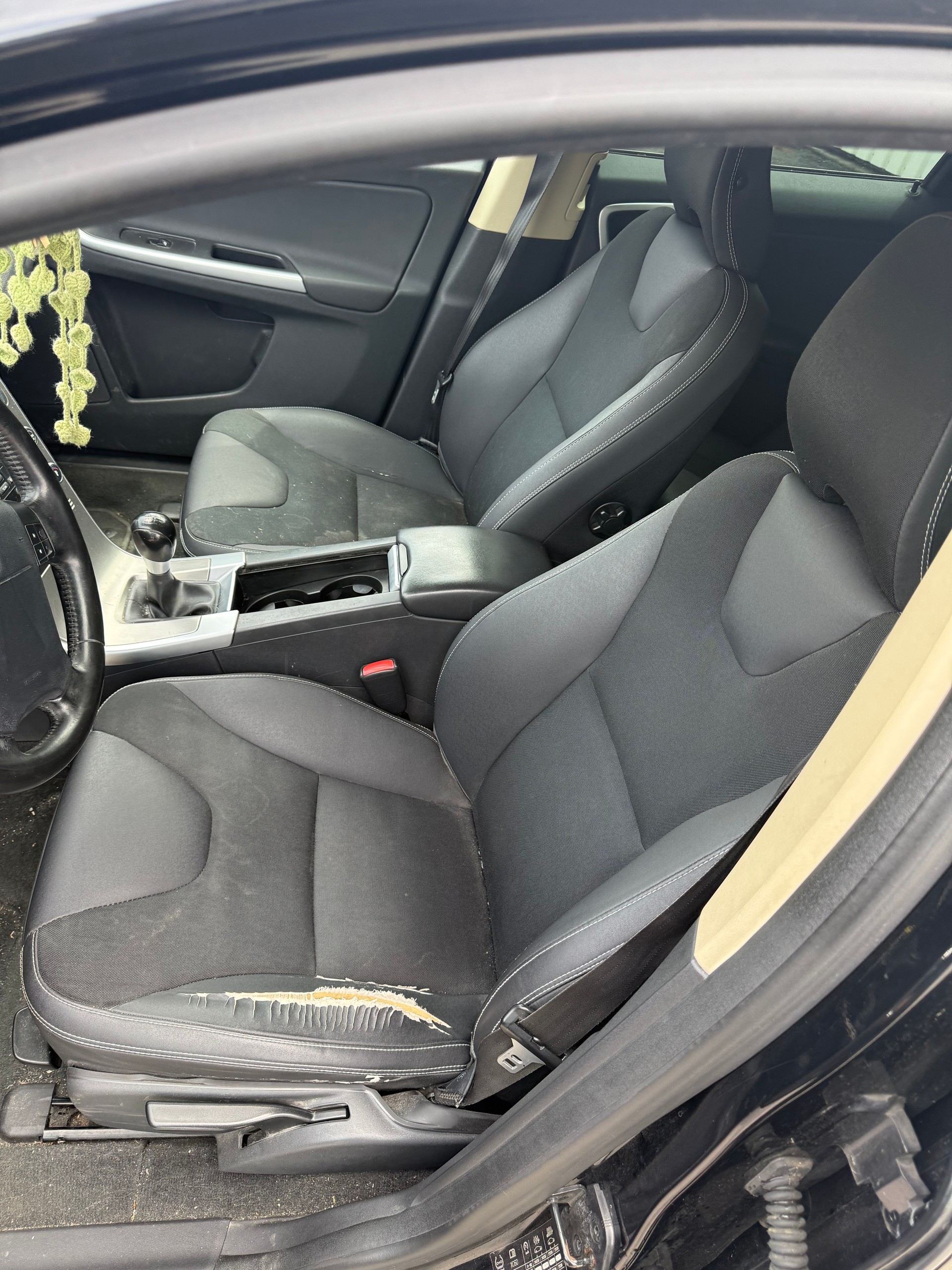 VOLVO XC60 2.4D AWD Geartronic-image-6