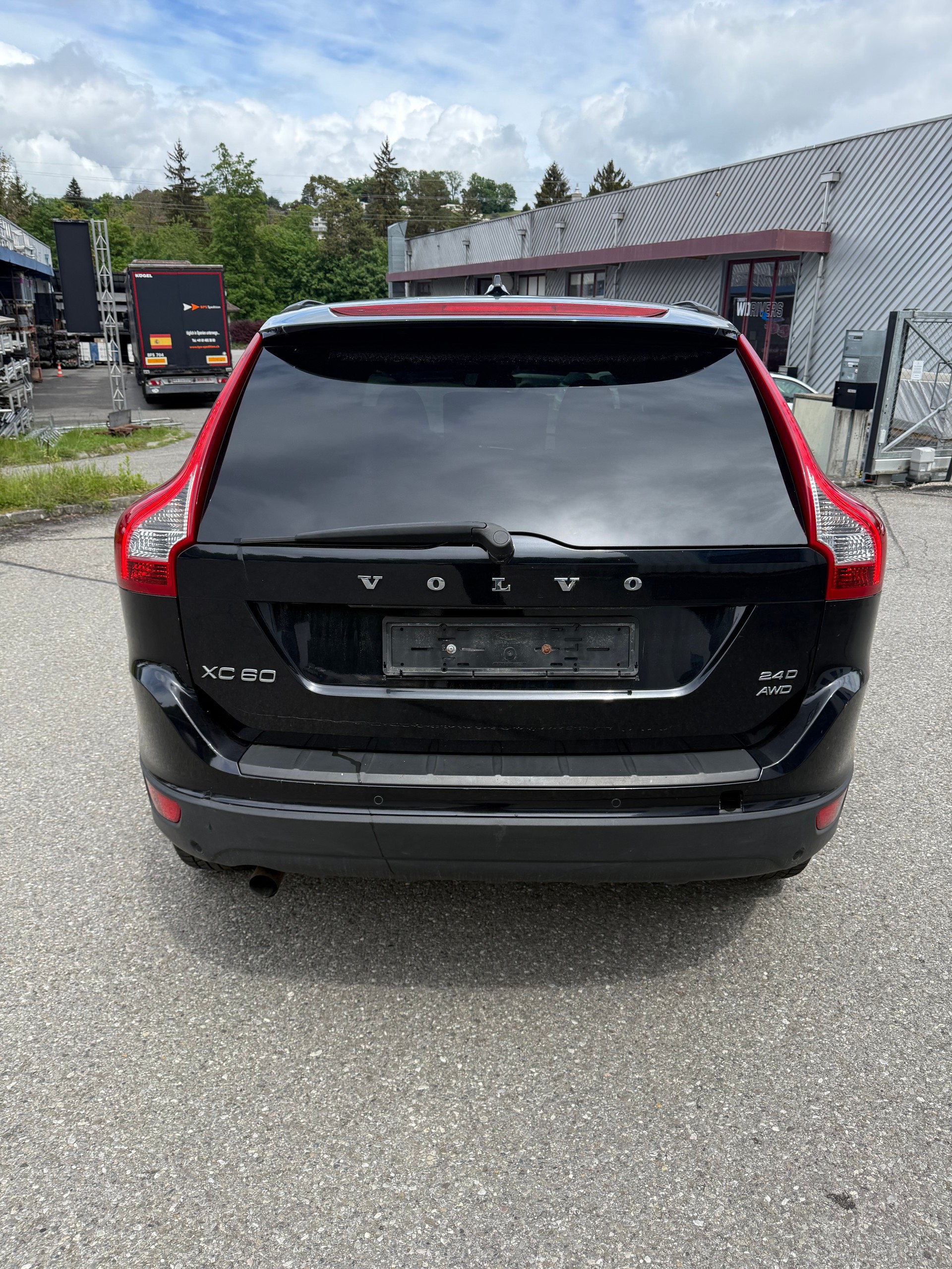 VOLVO XC60 2.4D AWD Geartronic-image-4