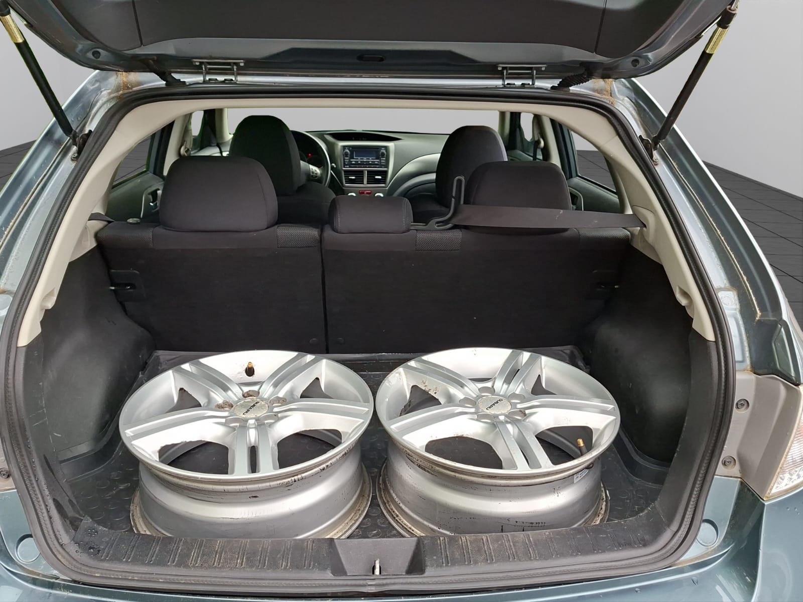 SUBARU Impreza 2.0R Swiss Automatic-image-13