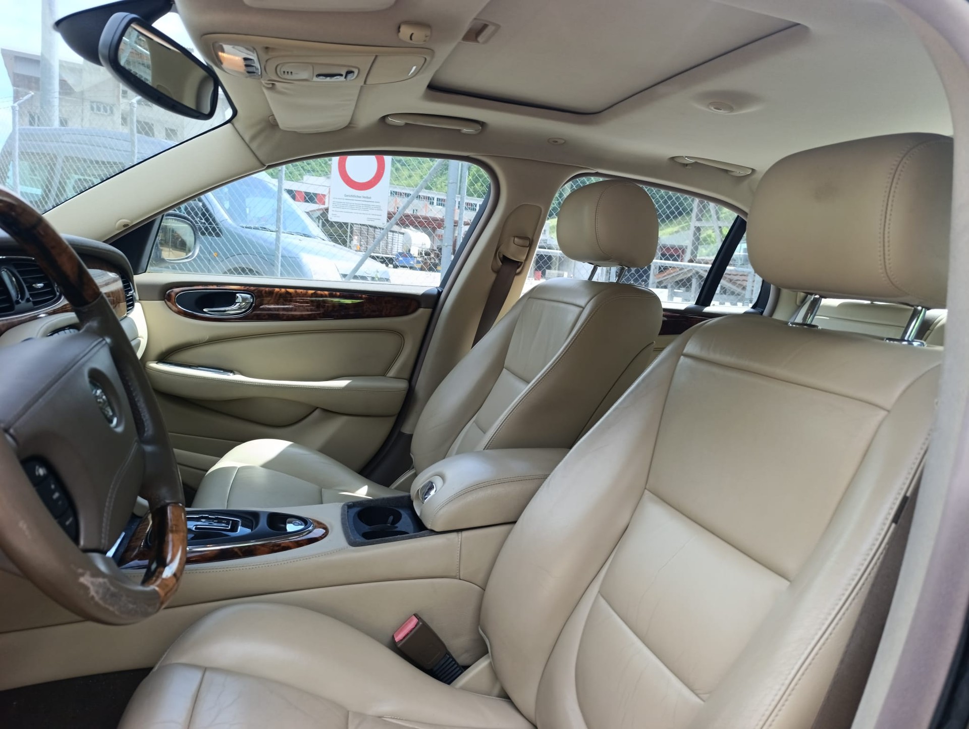 JAGUAR XJ8 4.2 V8 Executive-image-4