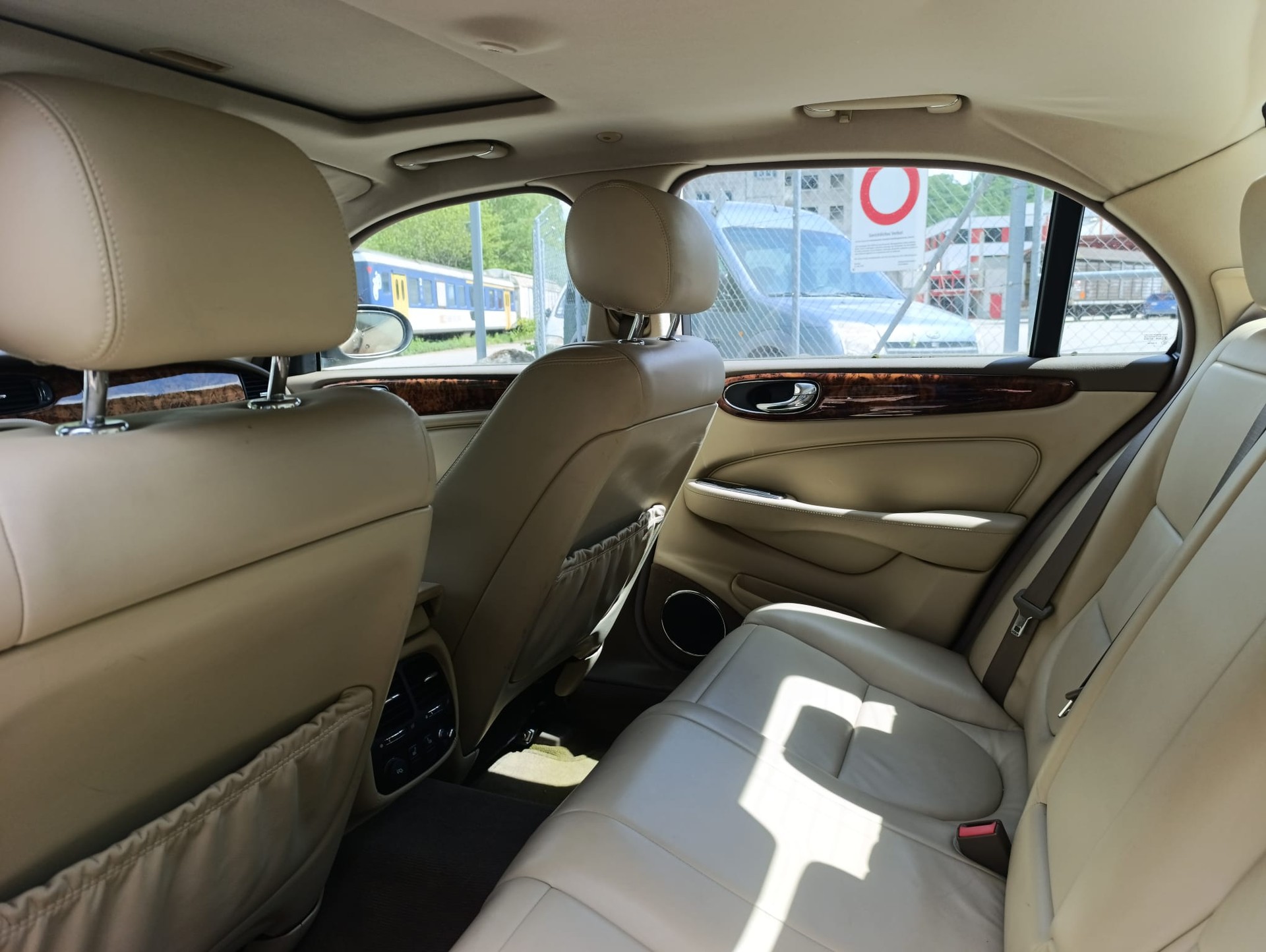JAGUAR XJ8 4.2 V8 Executive-image-5