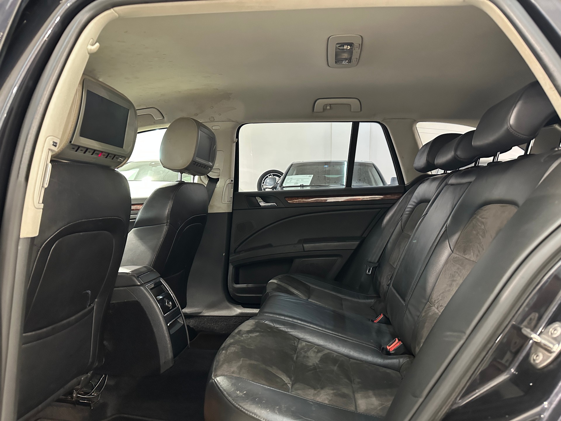 SKODA Superb Combi 2.0 TDi Elegance DSG-image-13