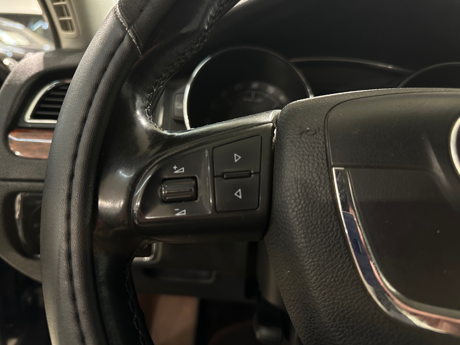 SKODA Superb Combi 2.0 TDi Elegance DSG-image-22