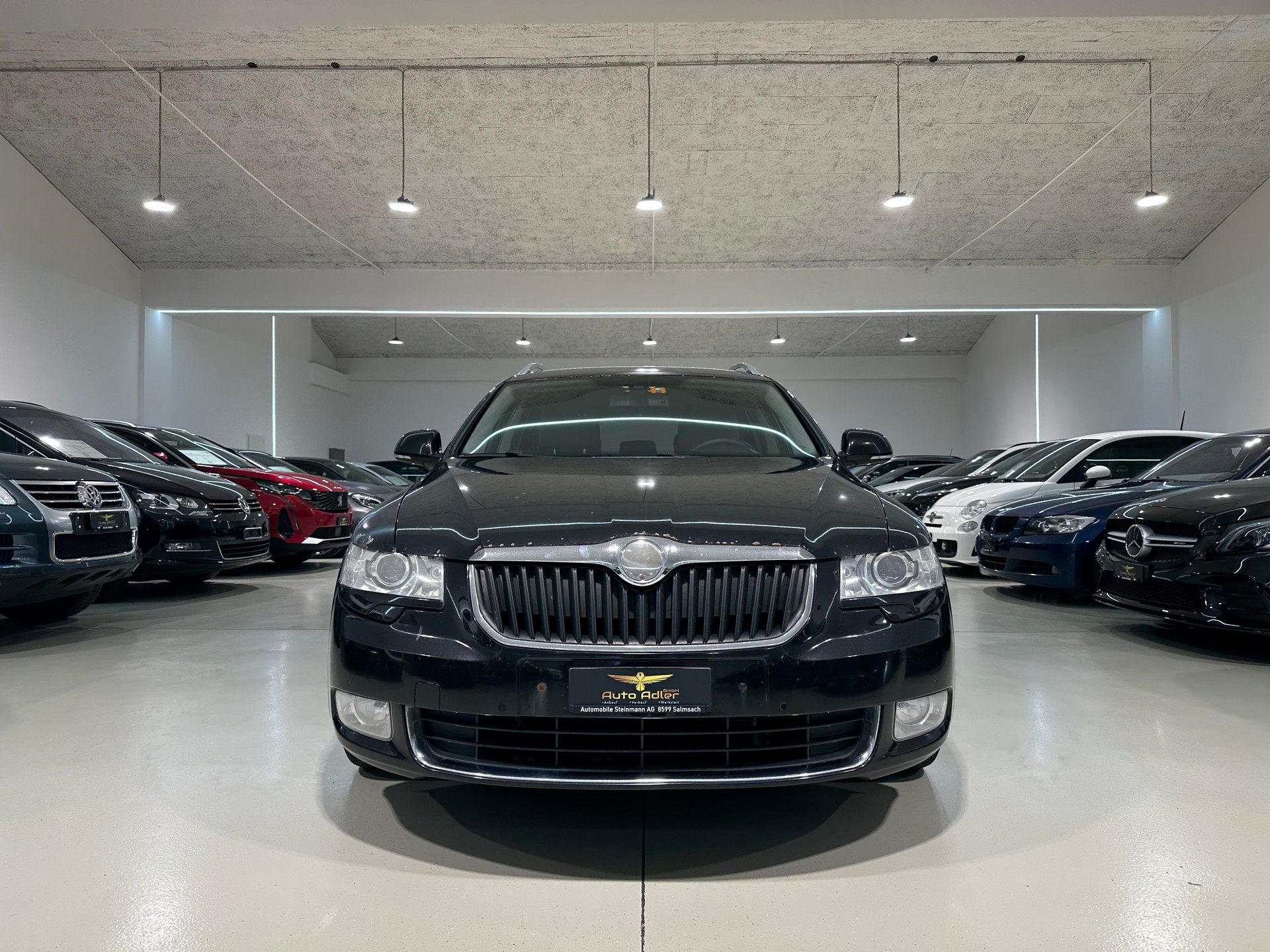 SKODA Superb Combi 2.0 TDi Elegance DSG-image-0