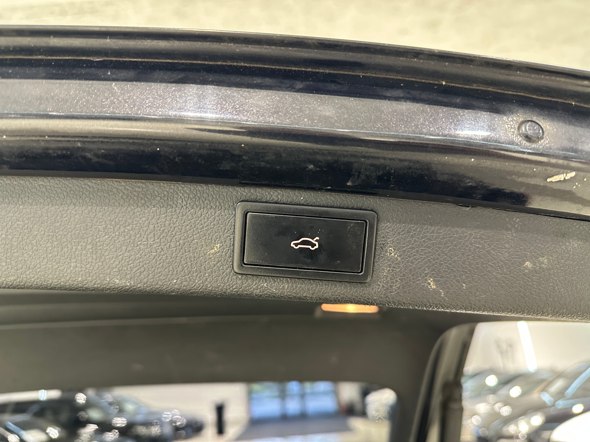 SKODA Superb Combi 2.0 TDi Elegance DSG-image-8