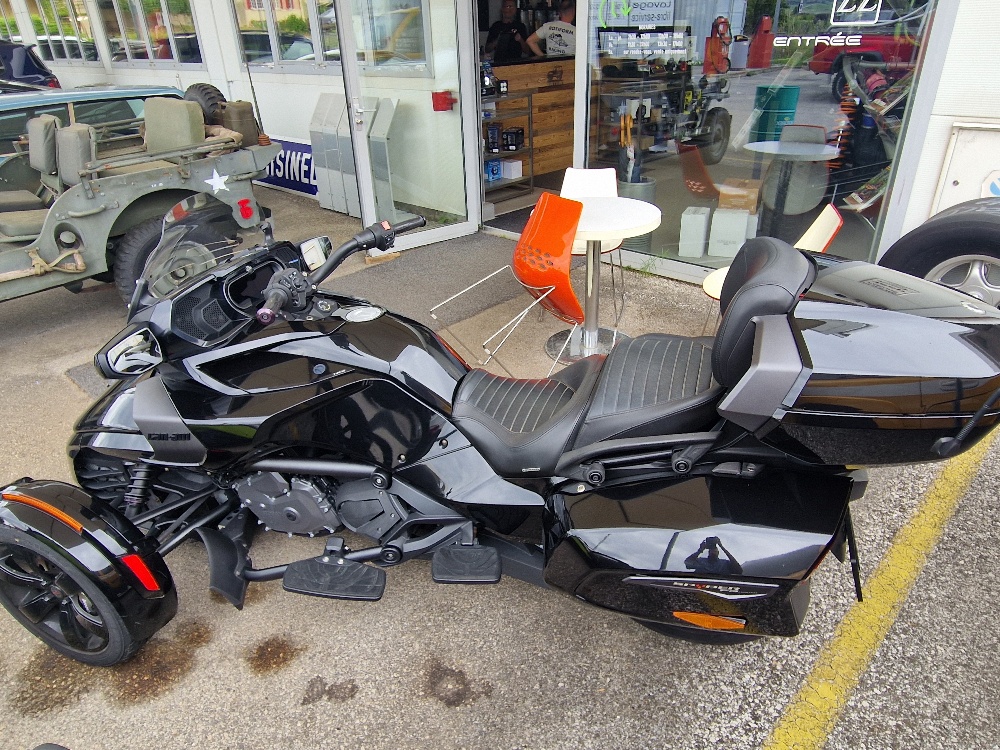 CAN-AM Spyder F3-LTD SE6-image-3