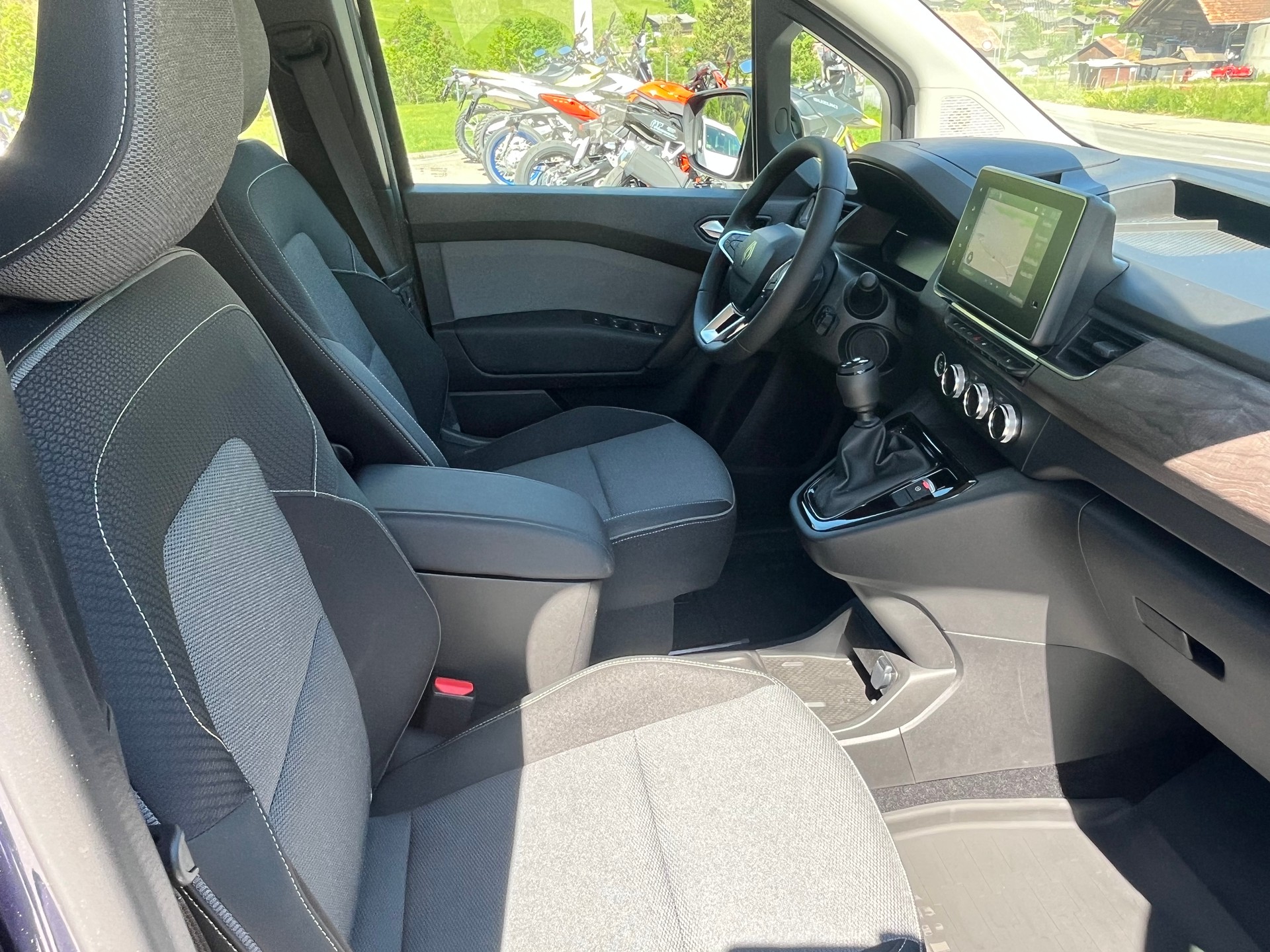RENAULT Kangoo 1.3 TCe 130 PF Techno-image-11