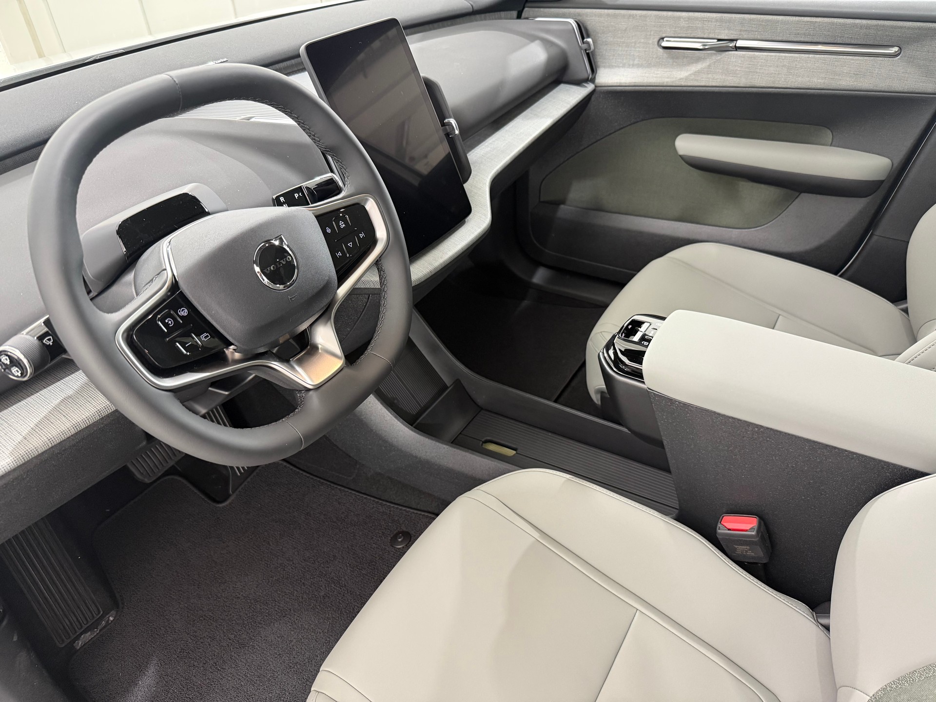 VOLVO EX 30 E60 Twin Ultra Performanc-image-3
