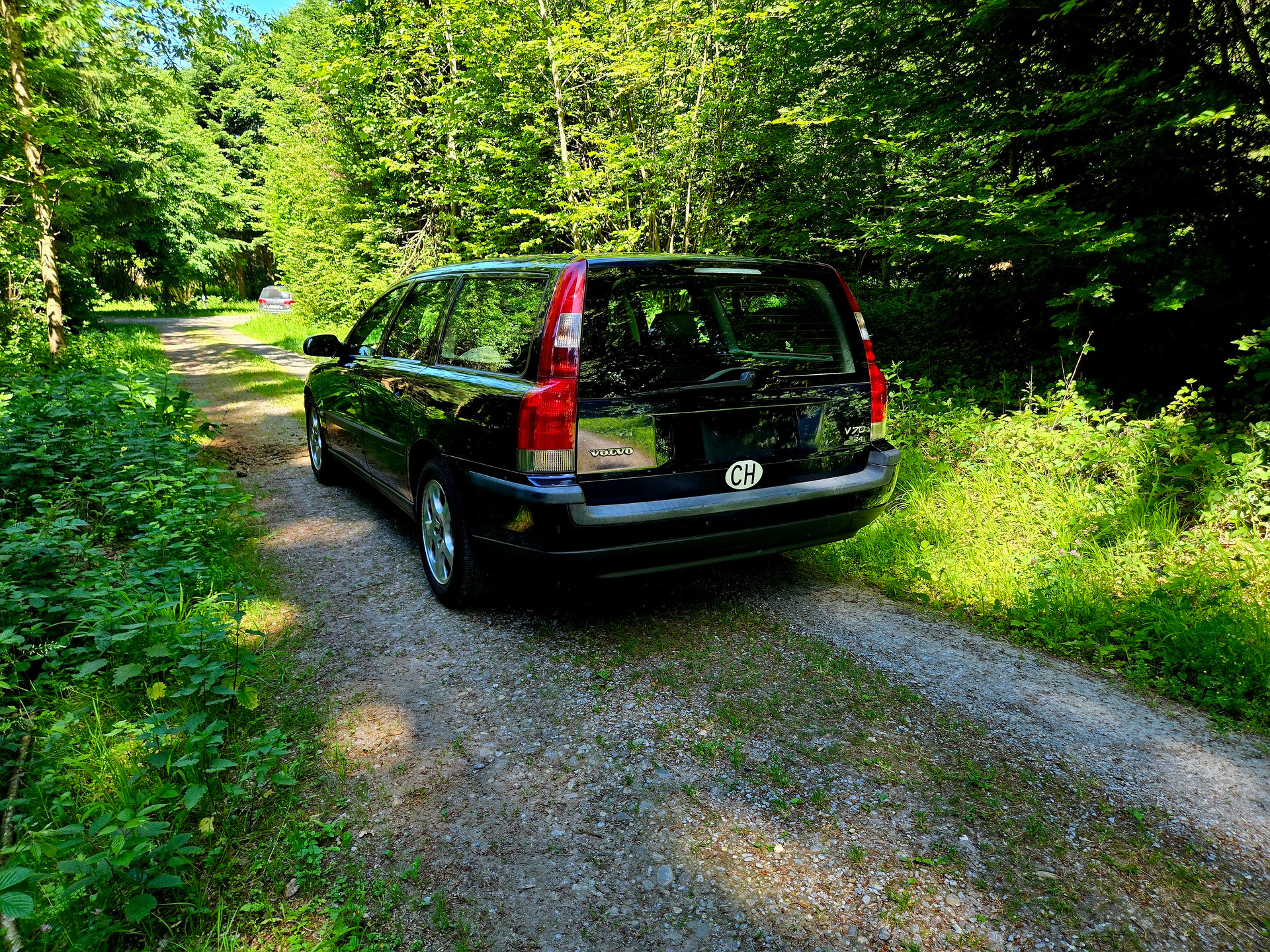 VOLVO V70 2.4-image-11