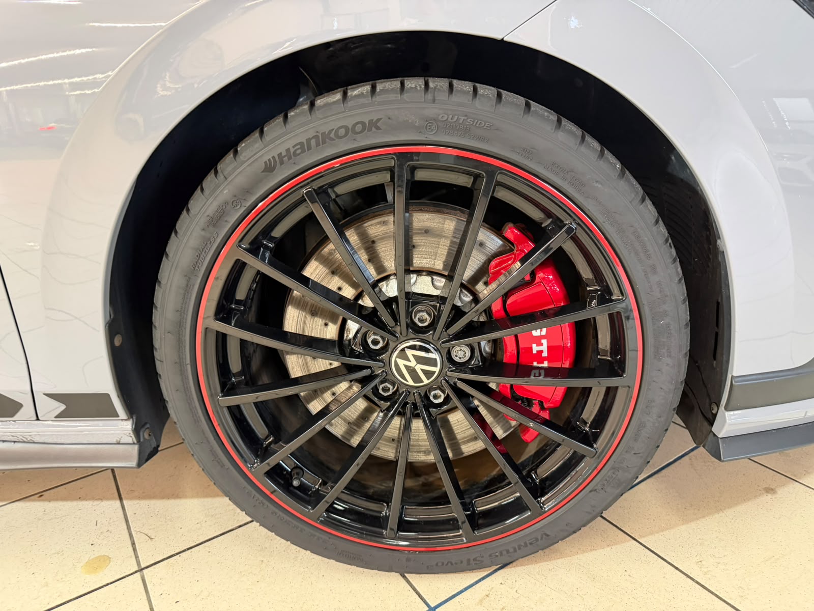 VW Golf 2.0 TSI GTI Clubsport 45 DSG-image-4