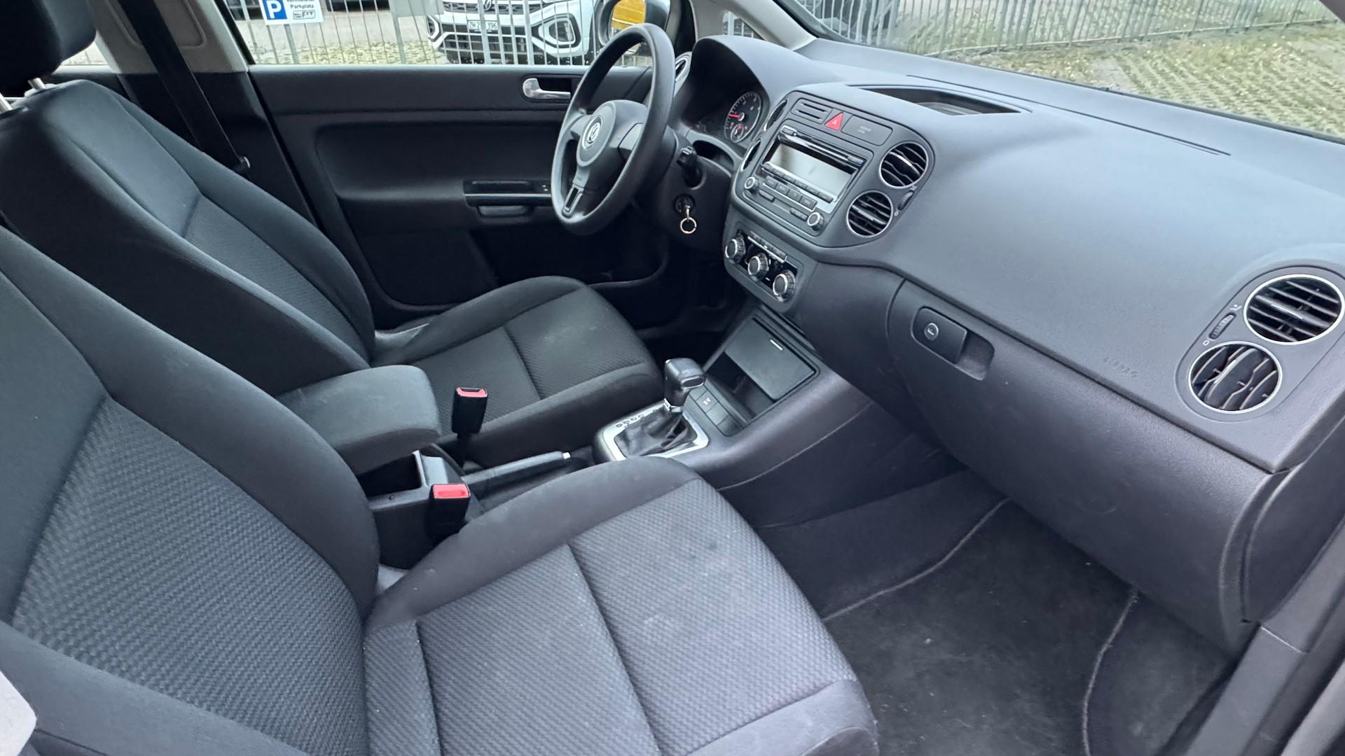VW Golf Plus 2.0 TDI Trendline DSG-image-8