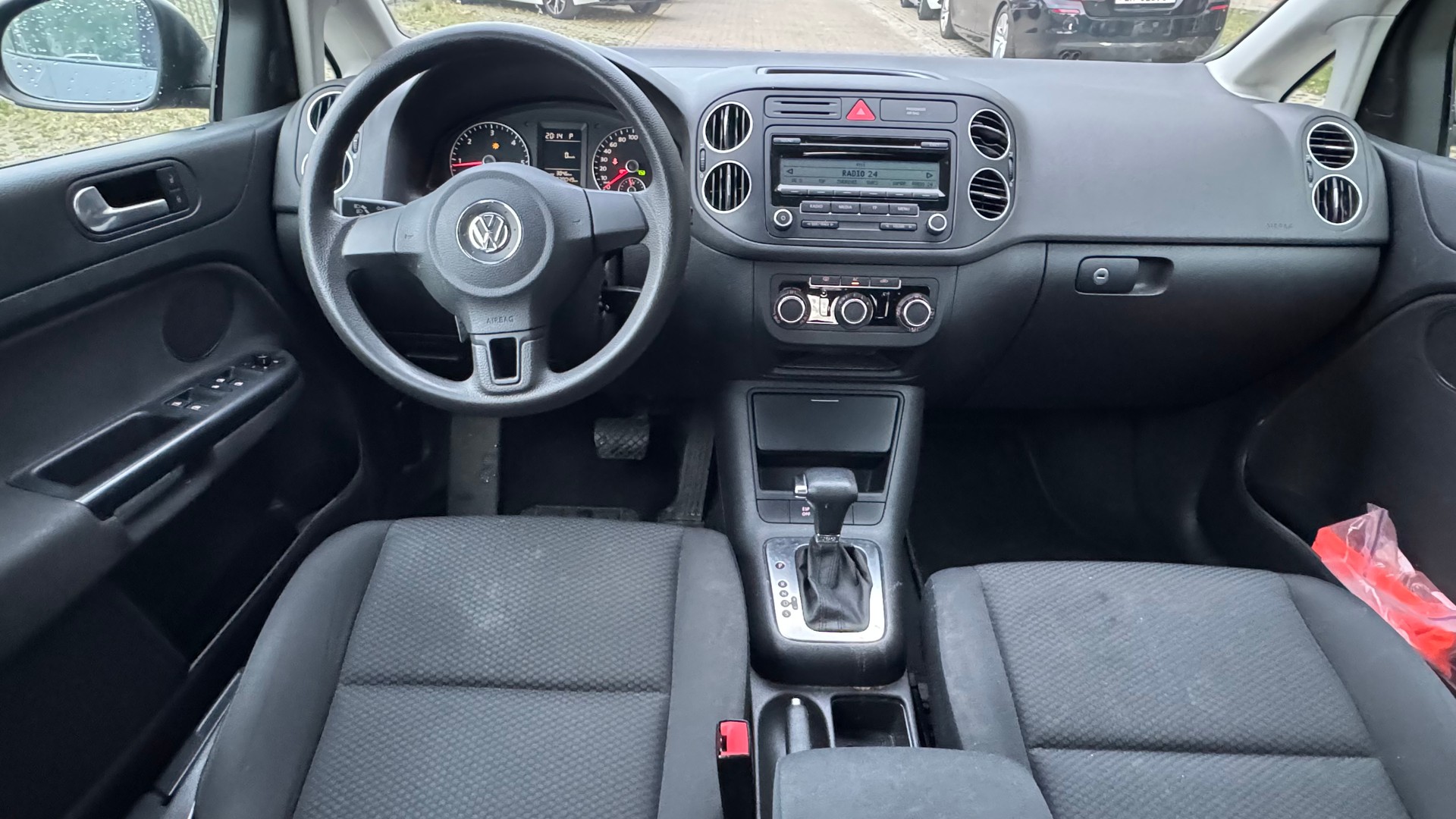 VW Golf Plus 2.0 TDI Trendline DSG-image-7