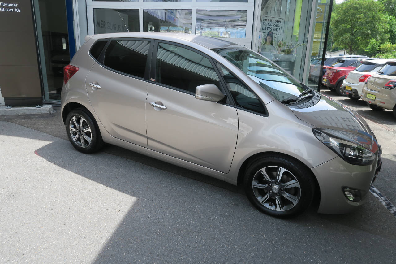 HYUNDAI ix20 1.6 Amplia (Kompaktvan / Minivan) Hyundai HYUNDAI ix20 1.6 Amplia (Kompaktvan / Minivan)