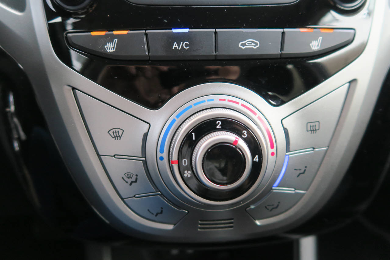 HYUNDAI ix20 1.6 Amplia-image-11
