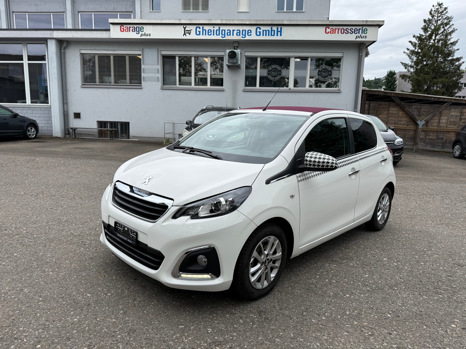 PEUGEOT 108 1.2 VTi Allure Top-image-0