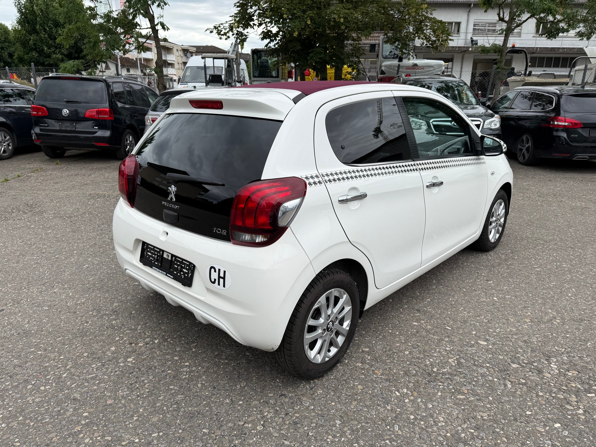 PEUGEOT 108 1.2 VTi Allure Top-image-3