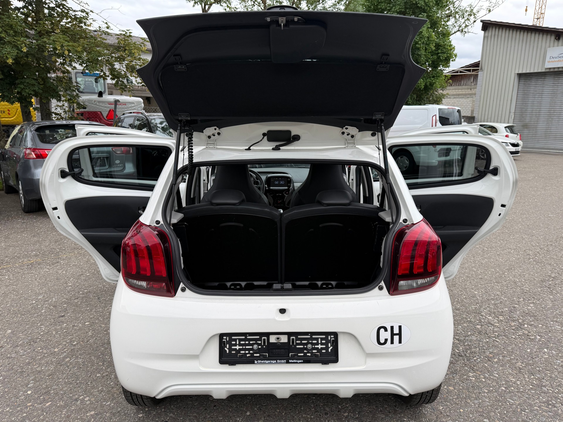 PEUGEOT 108 1.2 VTi Allure Top-image-13